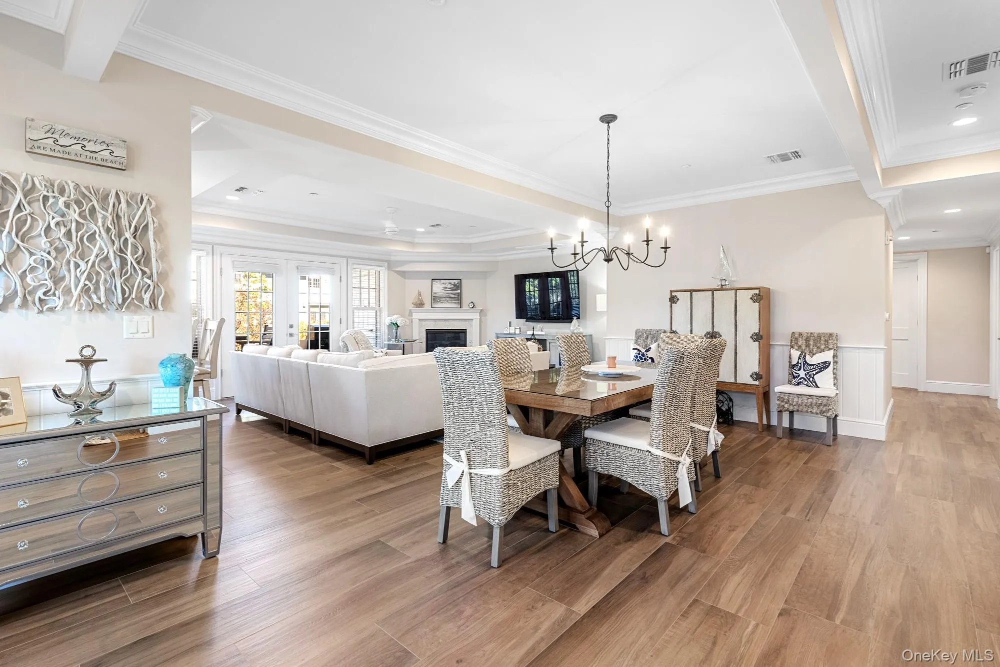 1 Village Green Drive, Southampton, NY, 3 Bedrooms Bedrooms, 6 Rooms Rooms,2 BathroomsBathrooms,Residential Lease,For Rent,Village Green,0,963024 1 Village Green Drive, Southampton, NY, 3 Bedrooms Bedrooms, 6 Rooms Rooms,2 BathroomsBathrooms,Residential Lease,For Rent,Village Green,0,963024