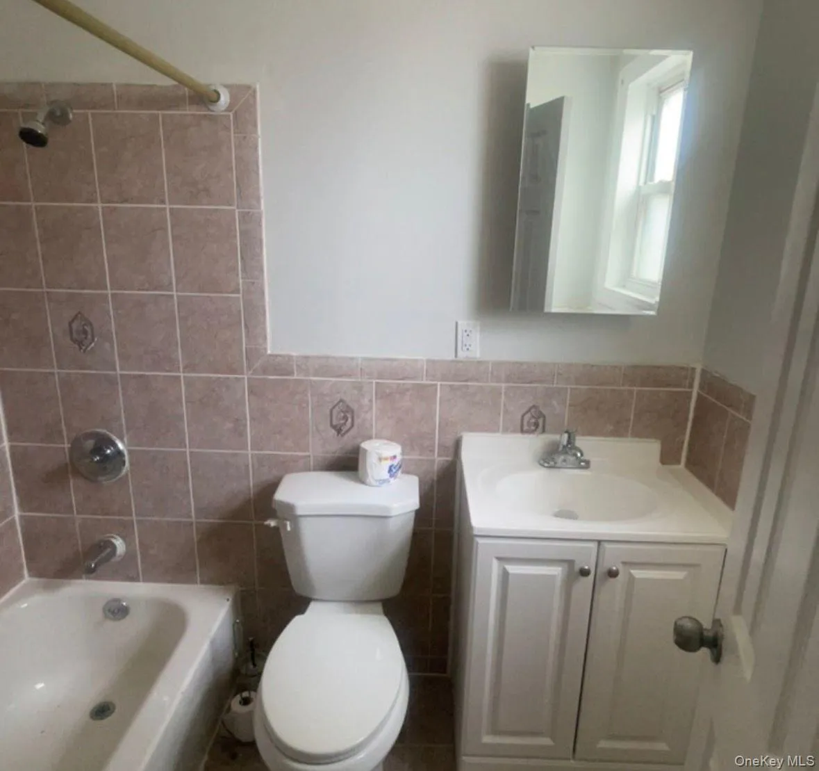 15217 135th Avenue, New York, NY, 3 Bedrooms Bedrooms, 6 Rooms Rooms,2 BathroomsBathrooms,Residential Lease,For Rent,135th,0,963038 15217 135th Avenue, New York, NY, 3 Bedrooms Bedrooms, 6 Rooms Rooms,2 BathroomsBathrooms,Residential Lease,For Rent,135th,0,963038