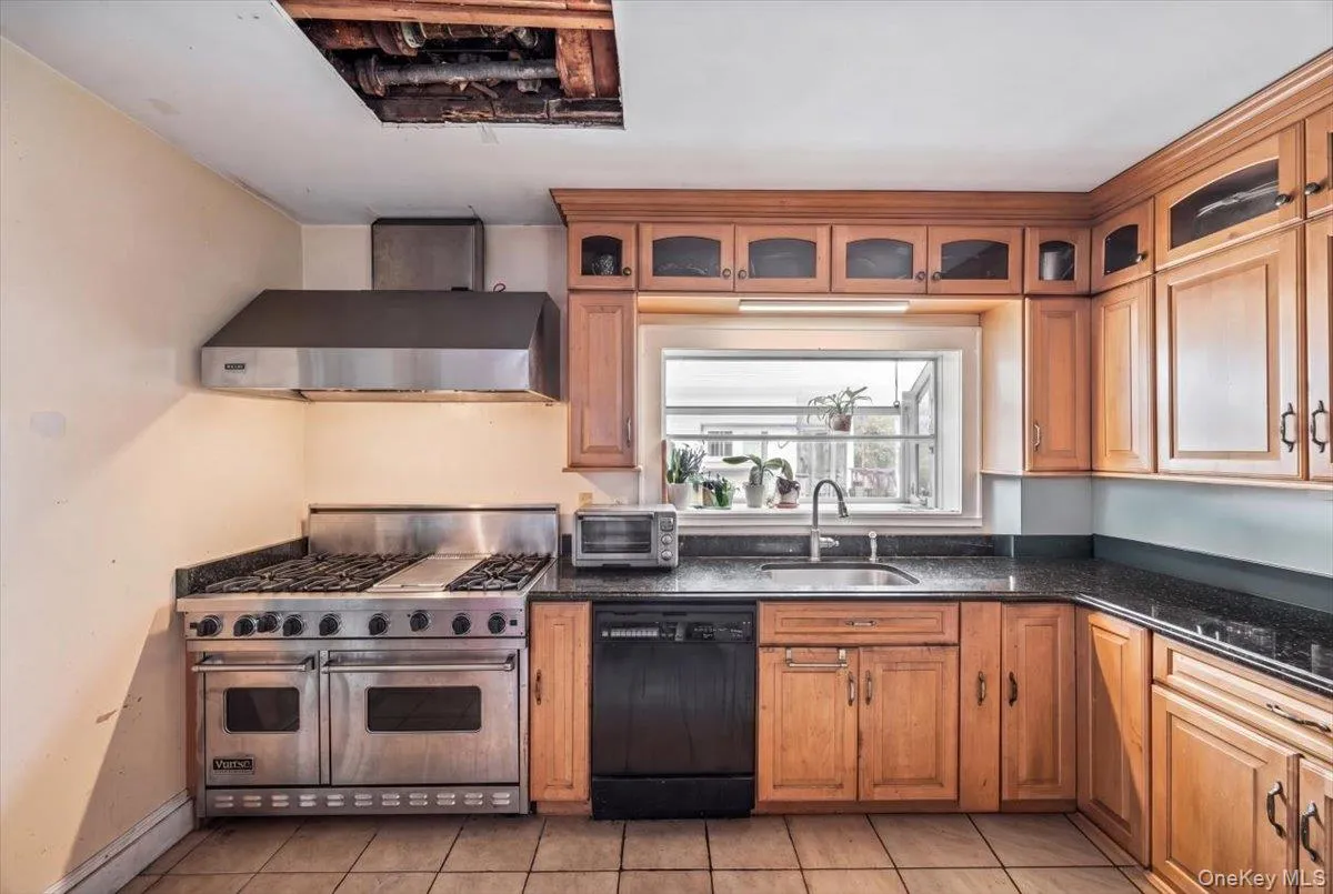 27 Faneuil Place, New Rochelle, NY, 5 Bedrooms Bedrooms, 8 Rooms Rooms,2 BathroomsBathrooms,Residential,For Rent,Faneuil,0,963055 27 Faneuil Place, New Rochelle, NY, 5 Bedrooms Bedrooms, 8 Rooms Rooms,2 BathroomsBathrooms,Residential,For Rent,Faneuil,0,963055