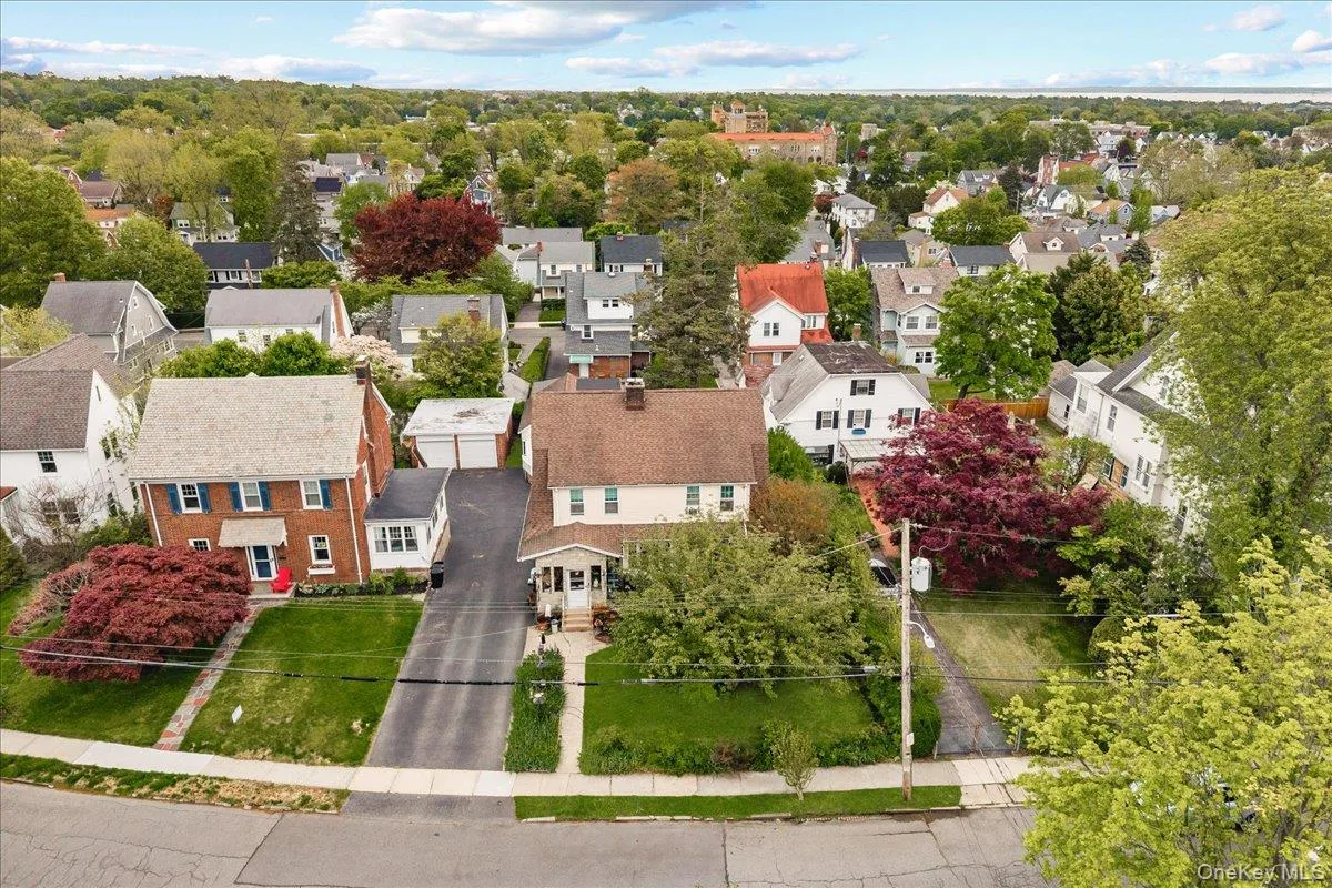 27 Faneuil Place, New Rochelle, NY, 5 Bedrooms Bedrooms, 8 Rooms Rooms,2 BathroomsBathrooms,Residential,For Rent,Faneuil,0,963055 27 Faneuil Place, New Rochelle, NY, 5 Bedrooms Bedrooms, 8 Rooms Rooms,2 BathroomsBathrooms,Residential,For Rent,Faneuil,0,963055