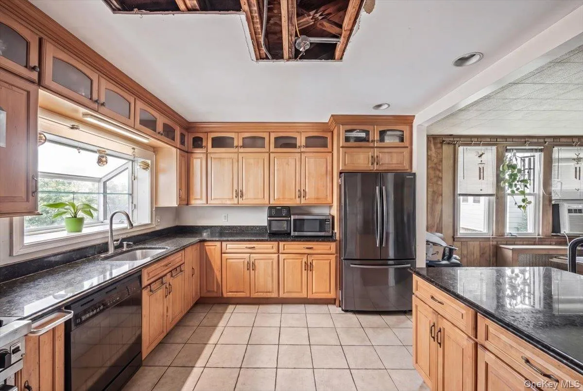 27 Faneuil Place, New Rochelle, NY, 5 Bedrooms Bedrooms, 8 Rooms Rooms,2 BathroomsBathrooms,Residential,For Rent,Faneuil,0,963055 27 Faneuil Place, New Rochelle, NY, 5 Bedrooms Bedrooms, 8 Rooms Rooms,2 BathroomsBathrooms,Residential,For Rent,Faneuil,0,963055