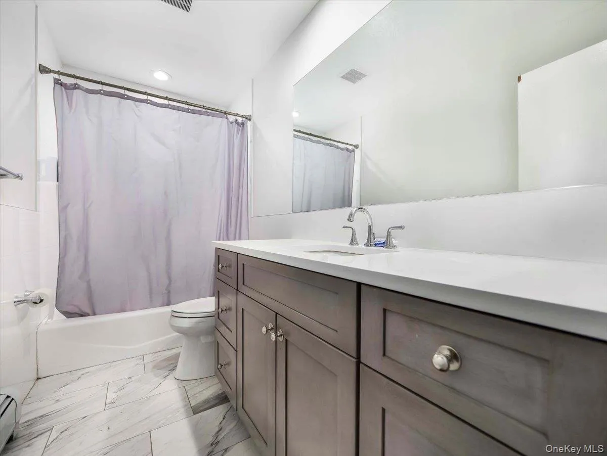 Apartment in Bathroom Apartment in Bathroom