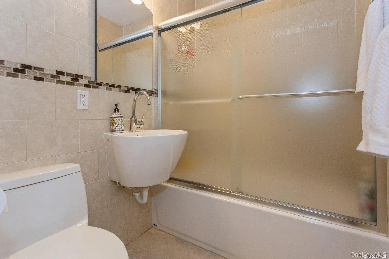 100 Baker Court, Hempstead, NY, 3 Bedrooms Bedrooms, 8 Rooms Rooms,2 BathroomsBathrooms,Residential Lease,For Rent,Baker Court,0,963105 100 Baker Court, Hempstead, NY, 3 Bedrooms Bedrooms, 8 Rooms Rooms,2 BathroomsBathrooms,Residential Lease,For Rent,Baker Court,0,963105