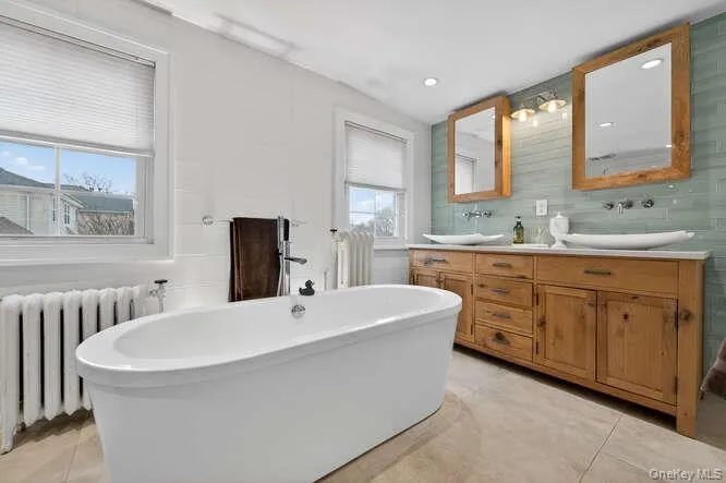 28 Jane Street, North Hempstead, NY, 2 Bedrooms Bedrooms, 9 Rooms Rooms,1 BathroomBathrooms,Residential,For Rent,Jane,0,963143 28 Jane Street, North Hempstead, NY, 2 Bedrooms Bedrooms, 9 Rooms Rooms,1 BathroomBathrooms,Residential,For Rent,Jane,0,963143