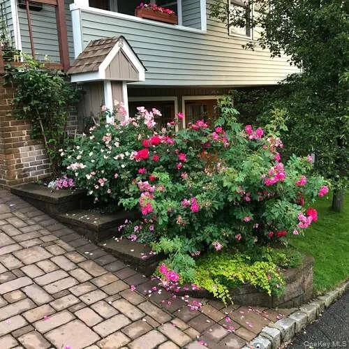 28 Jane Street, North Hempstead, NY, 2 Bedrooms Bedrooms, 9 Rooms Rooms,1 BathroomBathrooms,Residential,For Rent,Jane,0,963143 28 Jane Street, North Hempstead, NY, 2 Bedrooms Bedrooms, 9 Rooms Rooms,1 BathroomBathrooms,Residential,For Rent,Jane,0,963143