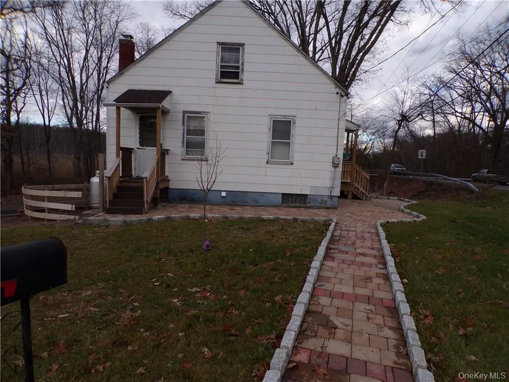 2 Mertes Lane, New Windsor, NY, 3 Bedrooms Bedrooms, 5 Rooms Rooms,1 BathroomBathrooms,Residential Lease,For Rent,Mertes,0,963153 2 Mertes Lane, New Windsor, NY, 3 Bedrooms Bedrooms, 5 Rooms Rooms,1 BathroomBathrooms,Residential Lease,For Rent,Mertes,0,963153