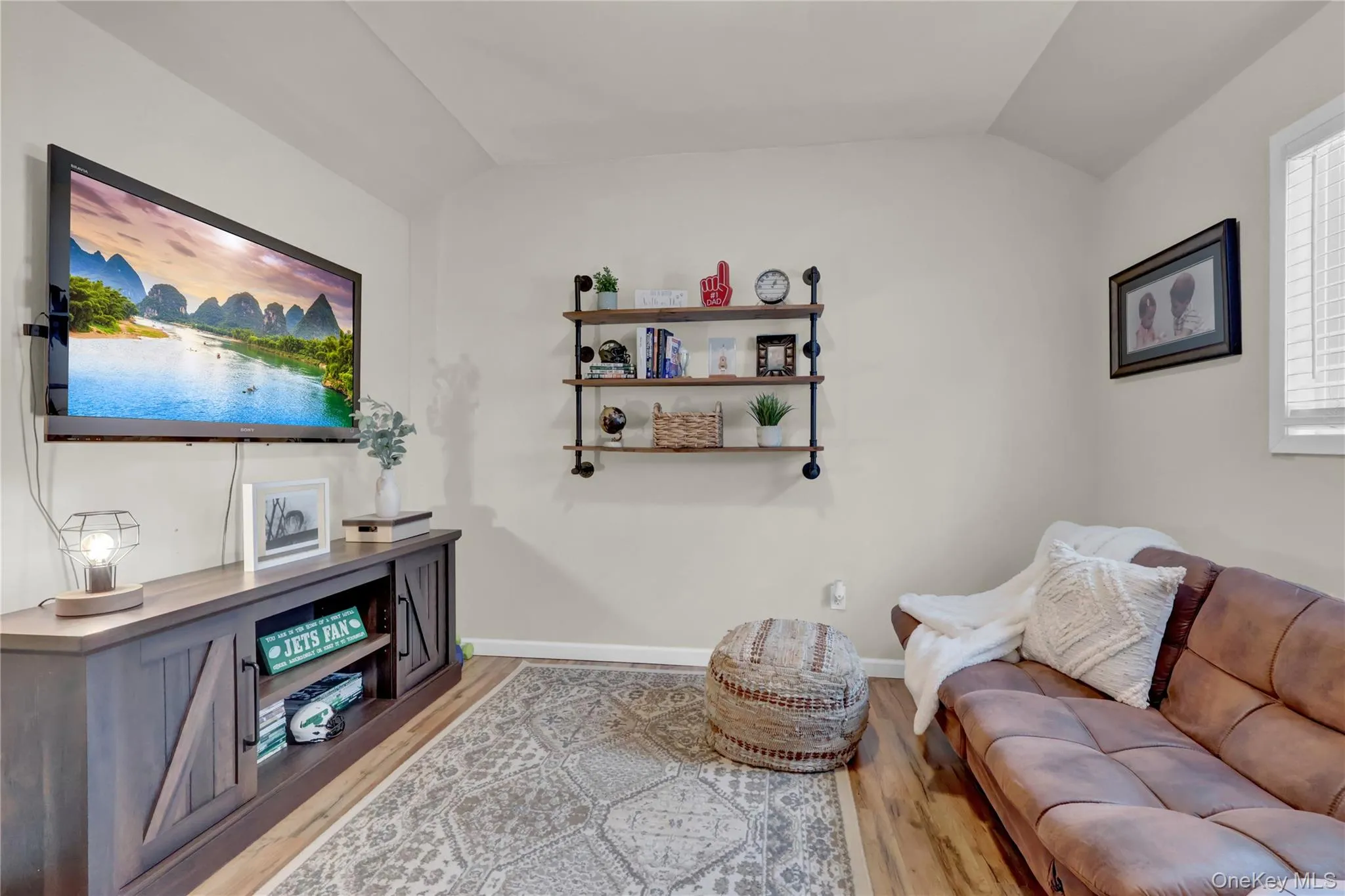 310 6th Avenue, Smithtown, NY, 3 Bedrooms Bedrooms, 7 Rooms Rooms,2 BathroomsBathrooms,Residential,For Rent,6th,0,963155 310 6th Avenue, Smithtown, NY, 3 Bedrooms Bedrooms, 7 Rooms Rooms,2 BathroomsBathrooms,Residential,For Rent,6th,0,963155
