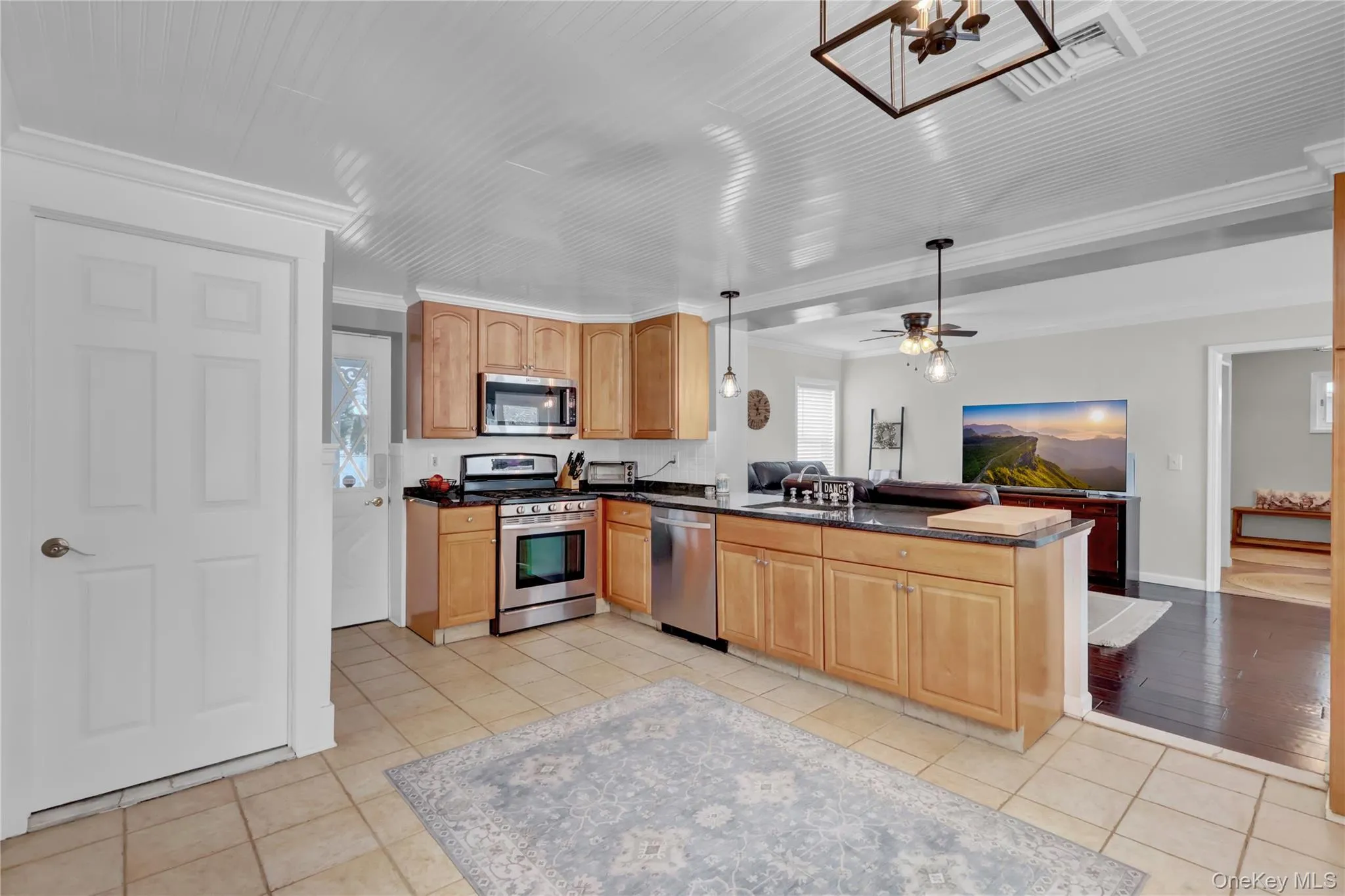 310 6th Avenue, Smithtown, NY, 3 Bedrooms Bedrooms, 7 Rooms Rooms,2 BathroomsBathrooms,Residential,For Rent,6th,0,963155 310 6th Avenue, Smithtown, NY, 3 Bedrooms Bedrooms, 7 Rooms Rooms,2 BathroomsBathrooms,Residential,For Rent,6th,0,963155