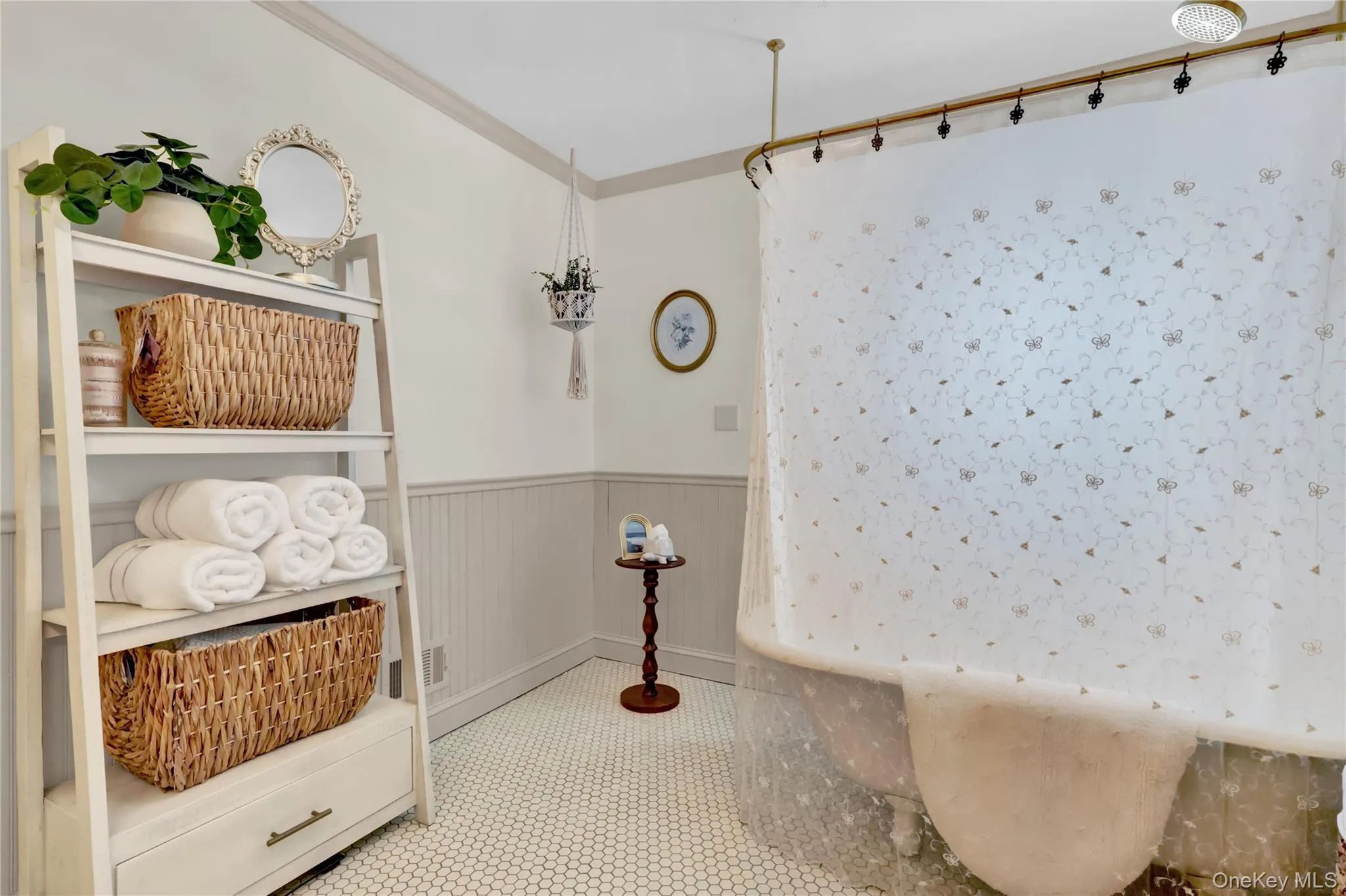 310 6th Avenue, Smithtown, NY, 3 Bedrooms Bedrooms, 7 Rooms Rooms,2 BathroomsBathrooms,Residential,For Rent,6th,0,963155 310 6th Avenue, Smithtown, NY, 3 Bedrooms Bedrooms, 7 Rooms Rooms,2 BathroomsBathrooms,Residential,For Rent,6th,0,963155