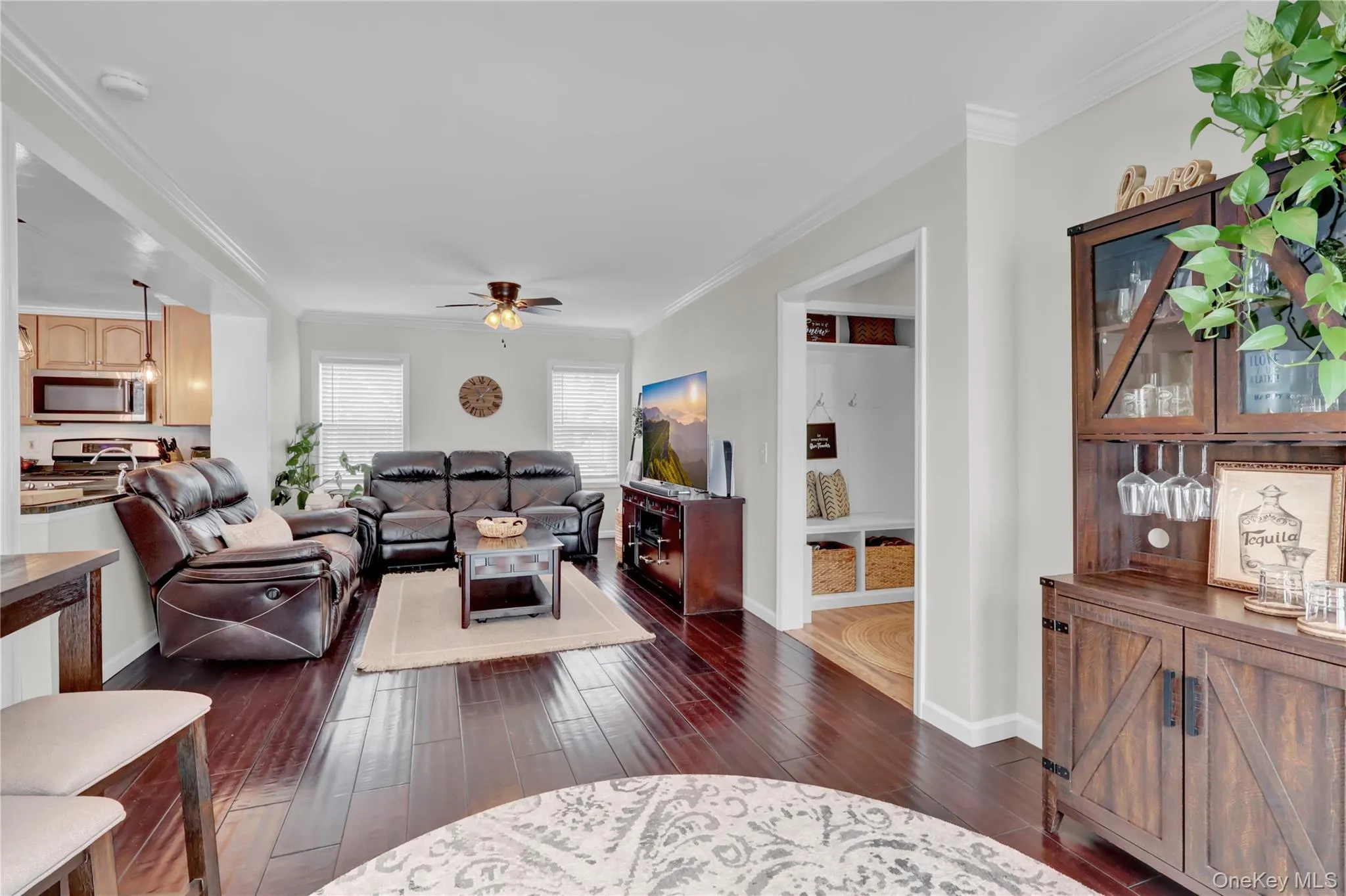 310 6th Avenue, Smithtown, NY, 3 Bedrooms Bedrooms, 7 Rooms Rooms,2 BathroomsBathrooms,Residential,For Rent,6th,0,963155 310 6th Avenue, Smithtown, NY, 3 Bedrooms Bedrooms, 7 Rooms Rooms,2 BathroomsBathrooms,Residential,For Rent,6th,0,963155