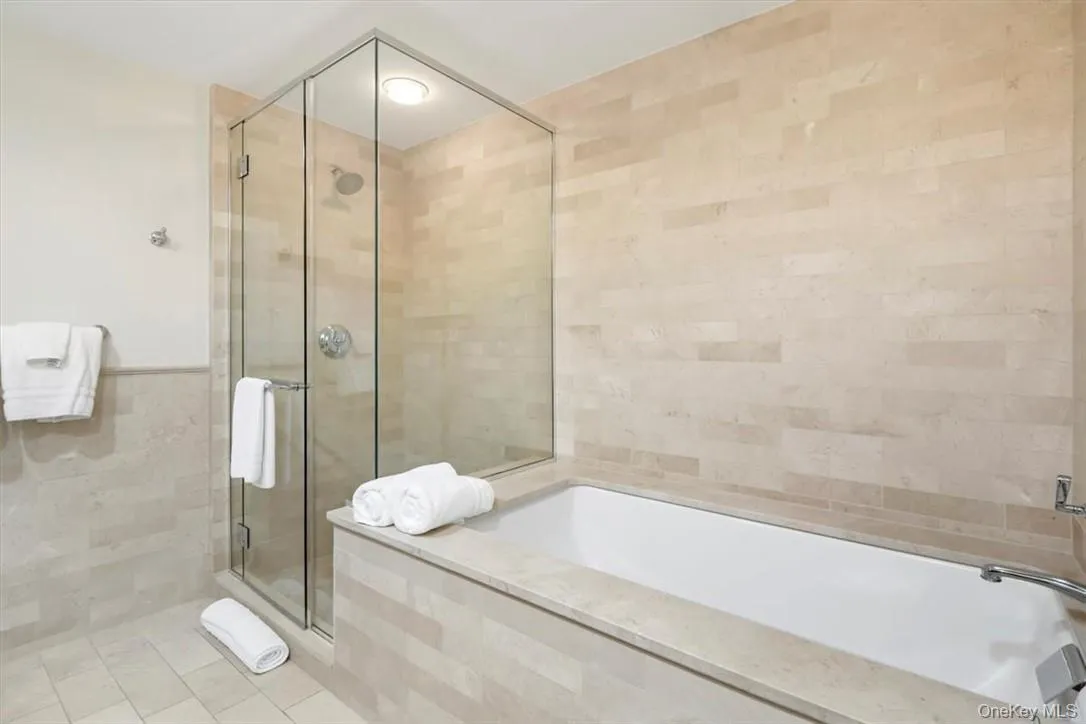 1 Renaissance Square, White Plains, NY, 1 Bedroom Bedrooms, 3 Rooms Rooms,1 BathroomBathrooms,Residential Lease,For Rent,Renaissance,0,963156 1 Renaissance Square, White Plains, NY, 1 Bedroom Bedrooms, 3 Rooms Rooms,1 BathroomBathrooms,Residential Lease,For Rent,Renaissance,0,963156