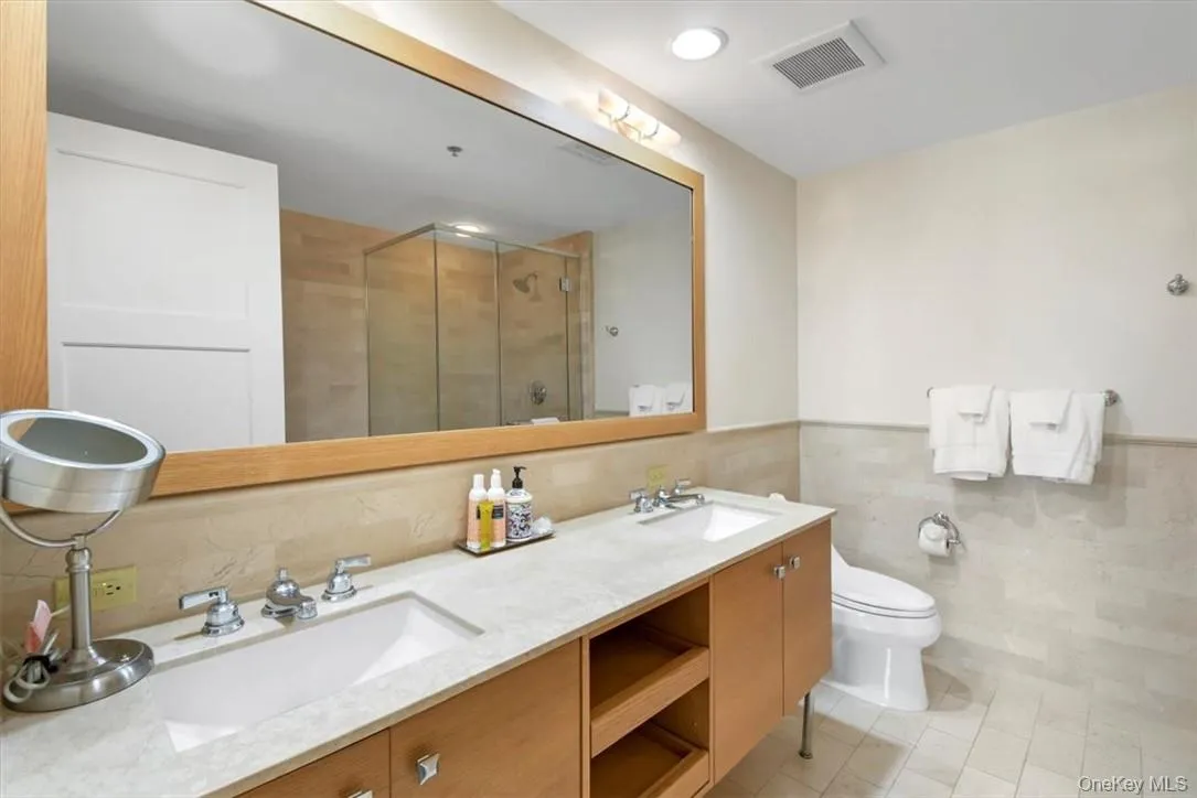 1 Renaissance Square, White Plains, NY, 1 Bedroom Bedrooms, 3 Rooms Rooms,1 BathroomBathrooms,Residential Lease,For Rent,Renaissance,0,963156 1 Renaissance Square, White Plains, NY, 1 Bedroom Bedrooms, 3 Rooms Rooms,1 BathroomBathrooms,Residential Lease,For Rent,Renaissance,0,963156