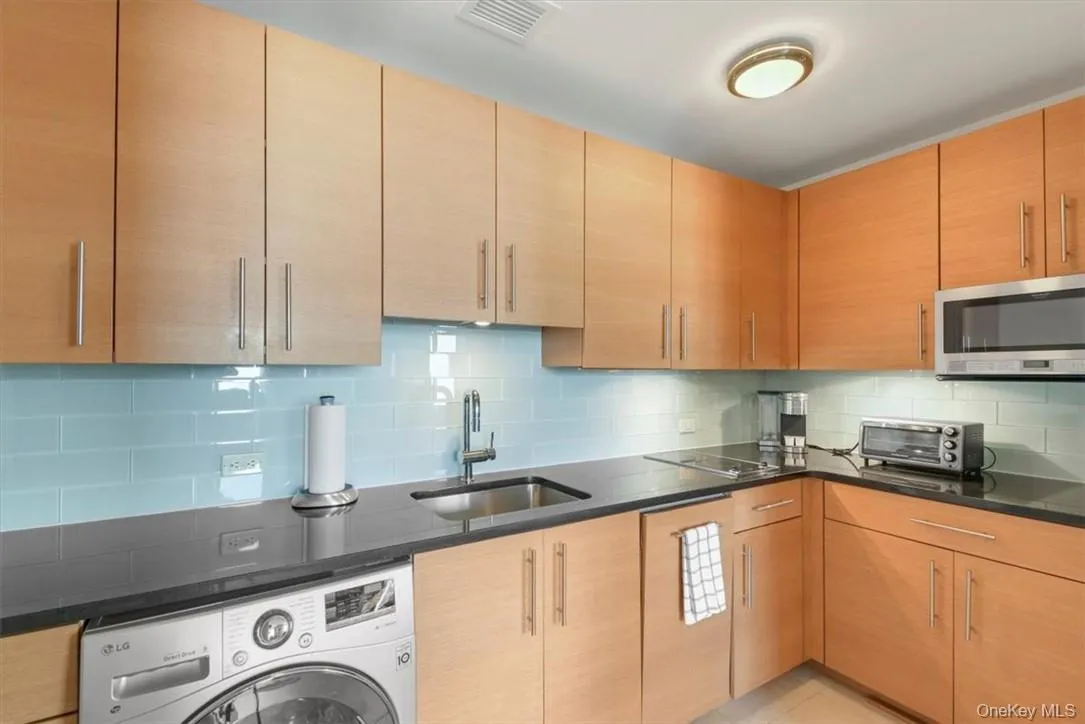 1 Renaissance Square, White Plains, NY, 1 Bedroom Bedrooms, 3 Rooms Rooms,1 BathroomBathrooms,Residential Lease,For Rent,Renaissance,0,963156 1 Renaissance Square, White Plains, NY, 1 Bedroom Bedrooms, 3 Rooms Rooms,1 BathroomBathrooms,Residential Lease,For Rent,Renaissance,0,963156