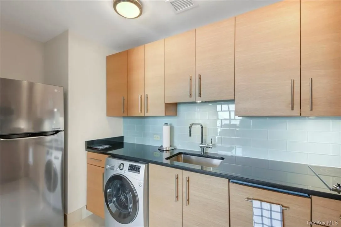 1 Renaissance Square, White Plains, NY, 1 Bedroom Bedrooms, 3 Rooms Rooms,1 BathroomBathrooms,Residential Lease,For Rent,Renaissance,0,963156 1 Renaissance Square, White Plains, NY, 1 Bedroom Bedrooms, 3 Rooms Rooms,1 BathroomBathrooms,Residential Lease,For Rent,Renaissance,0,963156