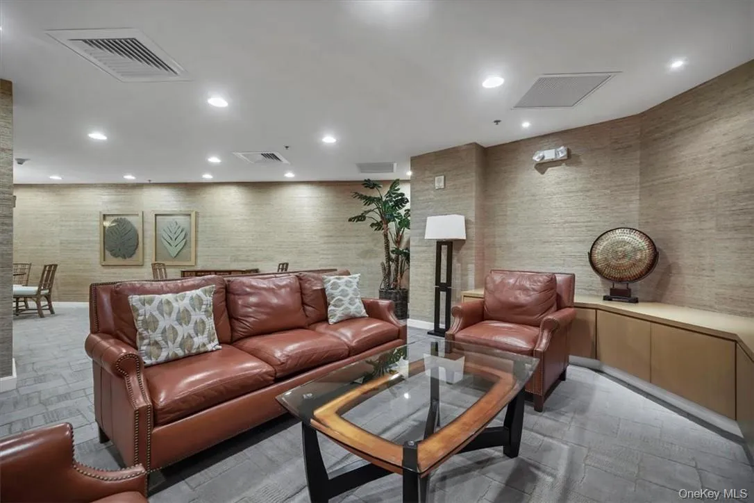 1 Renaissance Square, White Plains, NY, 1 Bedroom Bedrooms, 3 Rooms Rooms,1 BathroomBathrooms,Residential Lease,For Rent,Renaissance,0,963156 1 Renaissance Square, White Plains, NY, 1 Bedroom Bedrooms, 3 Rooms Rooms,1 BathroomBathrooms,Residential Lease,For Rent,Renaissance,0,963156