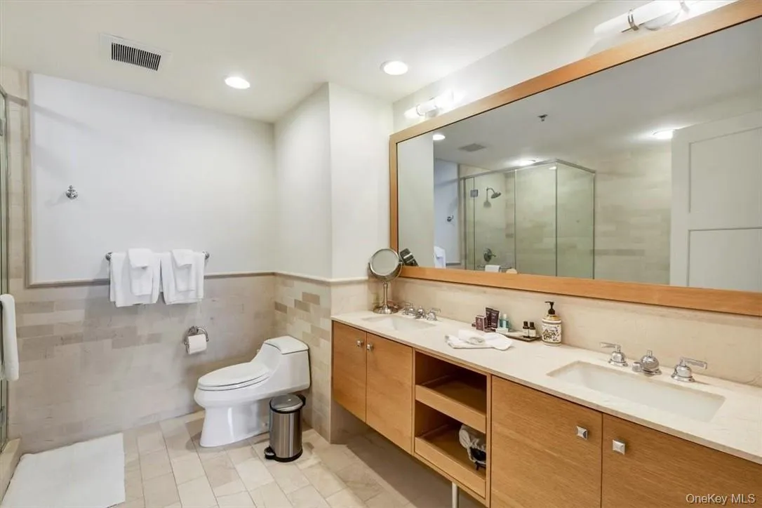 1 Renaissance Square, White Plains, NY, 1 Bedroom Bedrooms, 3 Rooms Rooms,1 BathroomBathrooms,Residential Lease,For Rent,Renaissance,0,963162 1 Renaissance Square, White Plains, NY, 1 Bedroom Bedrooms, 3 Rooms Rooms,1 BathroomBathrooms,Residential Lease,For Rent,Renaissance,0,963162