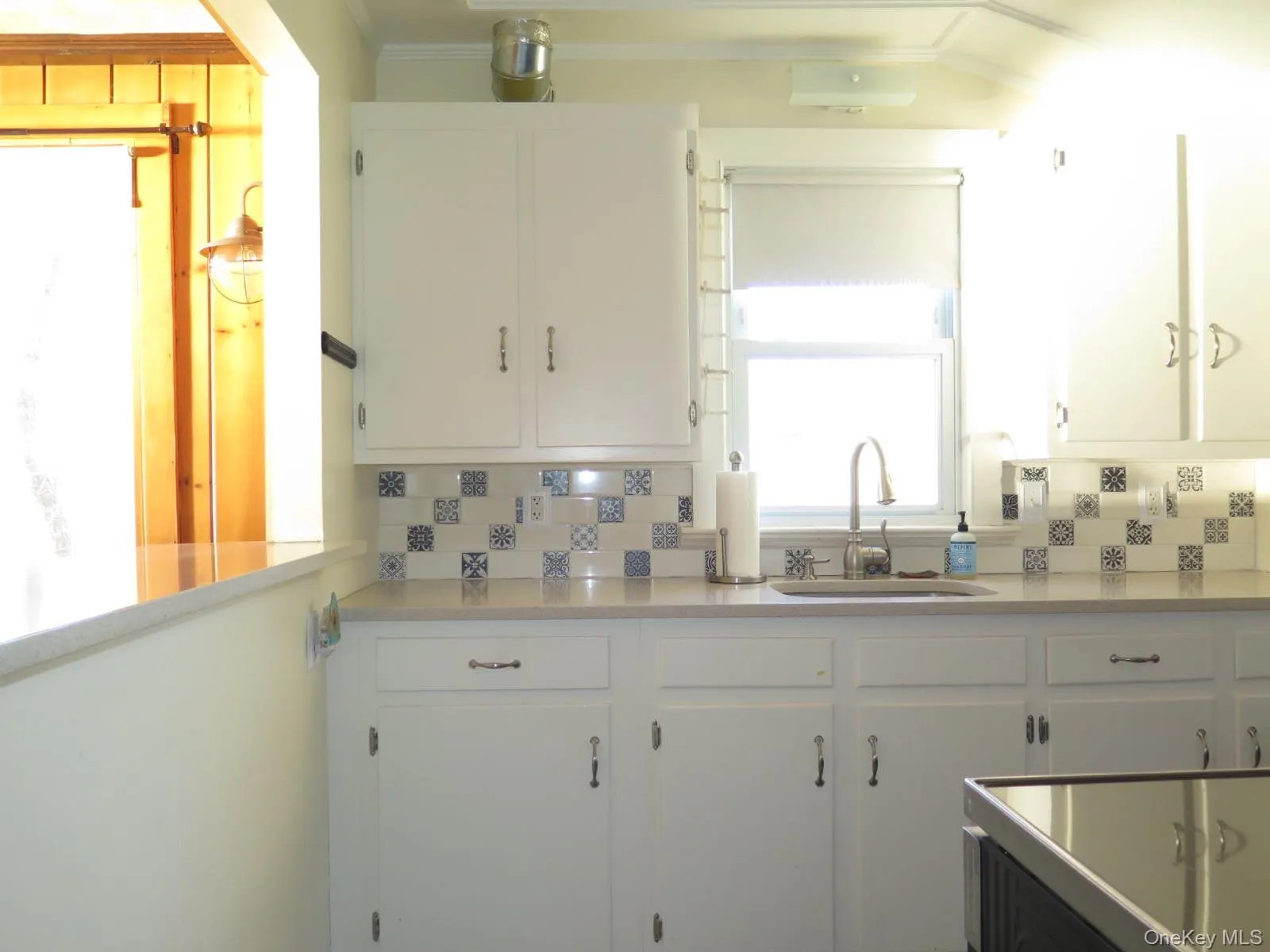 Kitchen with Tile Backsplash Kitchen with Tile Backsplash