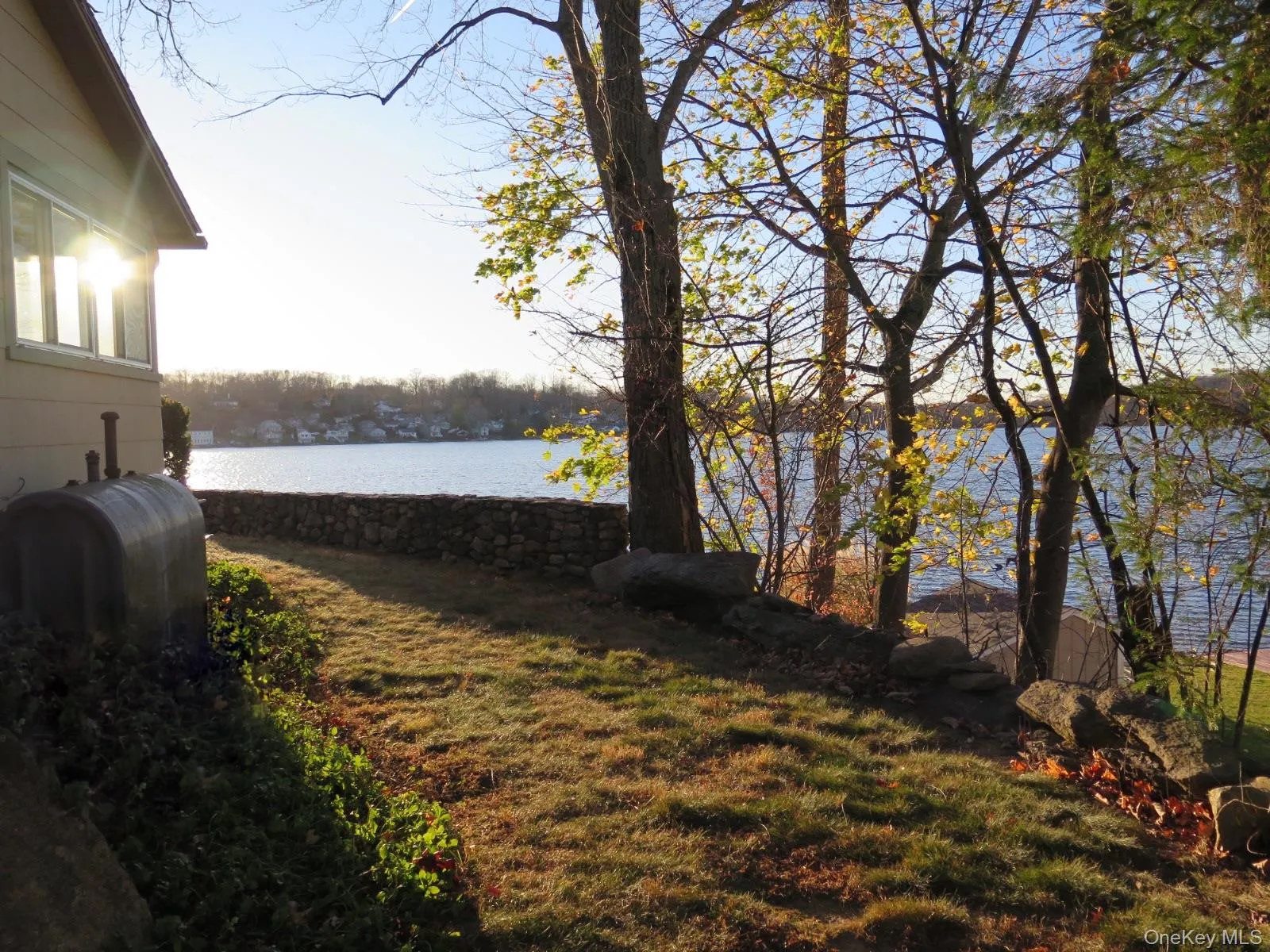 Upper Lakeside Yard Upper Lakeside Yard