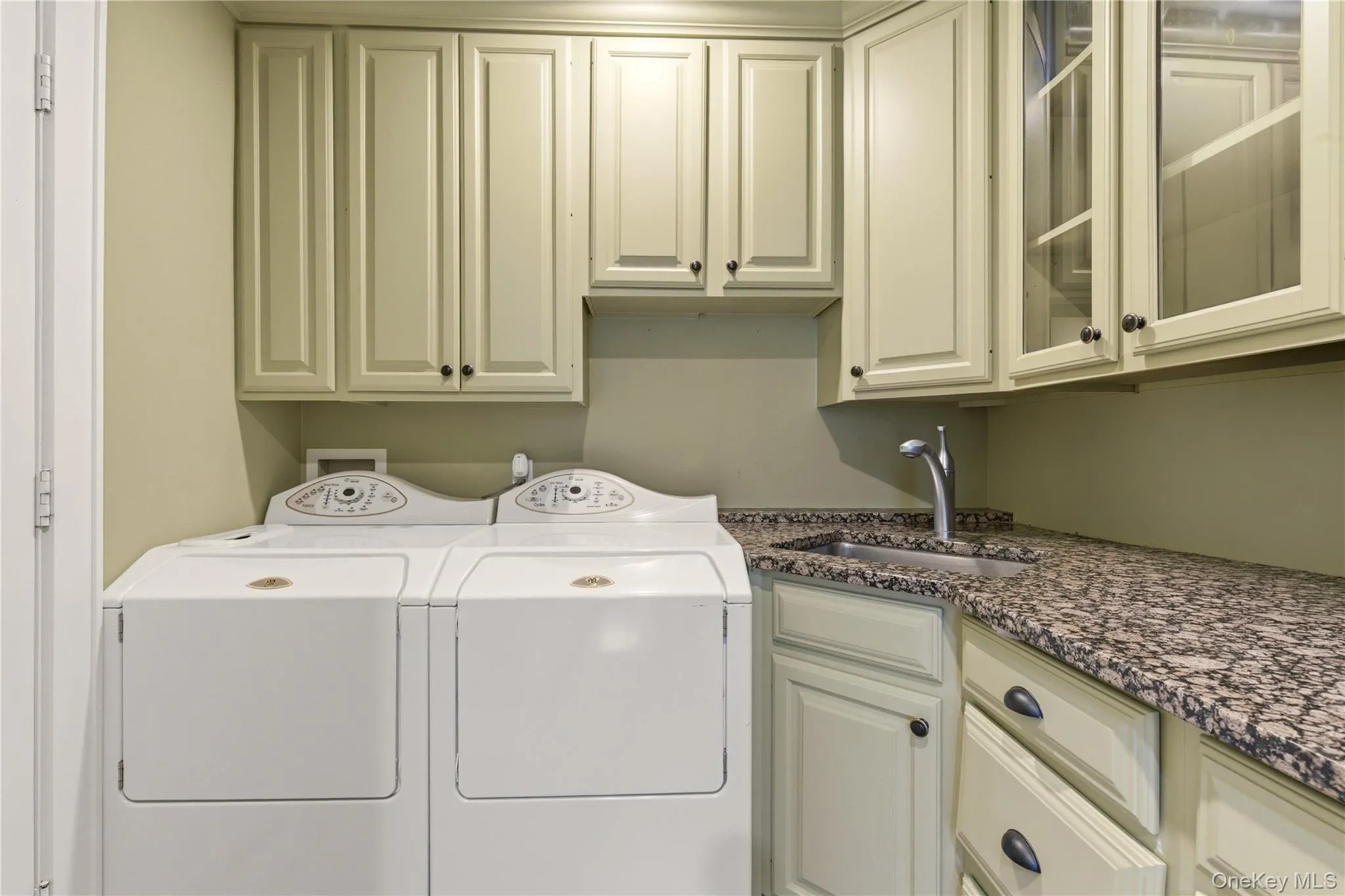 31 Carnegie Avenue, Huntington, NY, 3 Bedrooms Bedrooms, 9 Rooms Rooms,2 BathroomsBathrooms,Residential,For Rent,Carnegie,0,963173 31 Carnegie Avenue, Huntington, NY, 3 Bedrooms Bedrooms, 9 Rooms Rooms,2 BathroomsBathrooms,Residential,For Rent,Carnegie,0,963173