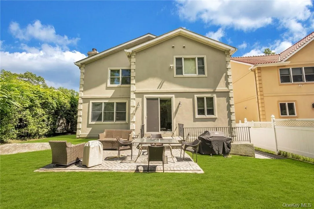 696 Ridgeway, White Plains, NY, 5 Bedrooms Bedrooms, 14 Rooms Rooms,4 BathroomsBathrooms,Residential Lease,For Rent,Ridgeway,0,963186 696 Ridgeway, White Plains, NY, 5 Bedrooms Bedrooms, 14 Rooms Rooms,4 BathroomsBathrooms,Residential Lease,For Rent,Ridgeway,0,963186
