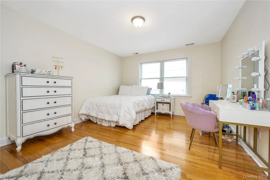 696 Ridgeway, White Plains, NY, 5 Bedrooms Bedrooms, 14 Rooms Rooms,4 BathroomsBathrooms,Residential Lease,For Rent,Ridgeway,0,963186 696 Ridgeway, White Plains, NY, 5 Bedrooms Bedrooms, 14 Rooms Rooms,4 BathroomsBathrooms,Residential Lease,For Rent,Ridgeway,0,963186