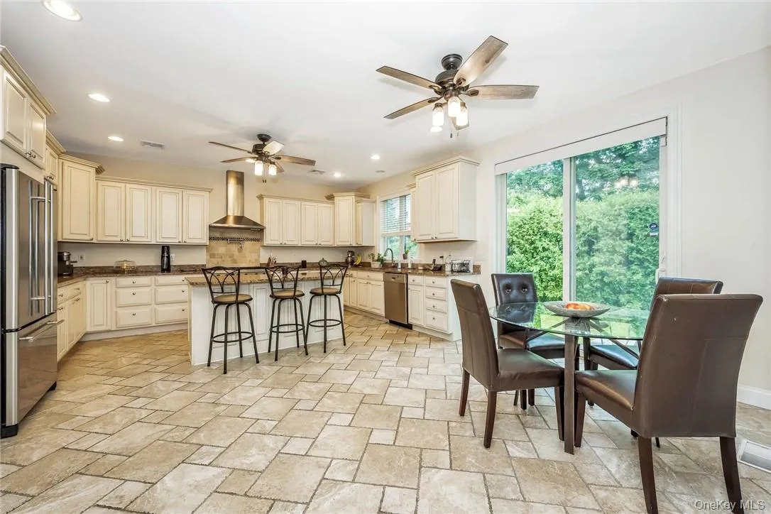 696 Ridgeway, White Plains, NY, 5 Bedrooms Bedrooms, 14 Rooms Rooms,4 BathroomsBathrooms,Residential Lease,For Rent,Ridgeway,0,963186 696 Ridgeway, White Plains, NY, 5 Bedrooms Bedrooms, 14 Rooms Rooms,4 BathroomsBathrooms,Residential Lease,For Rent,Ridgeway,0,963186