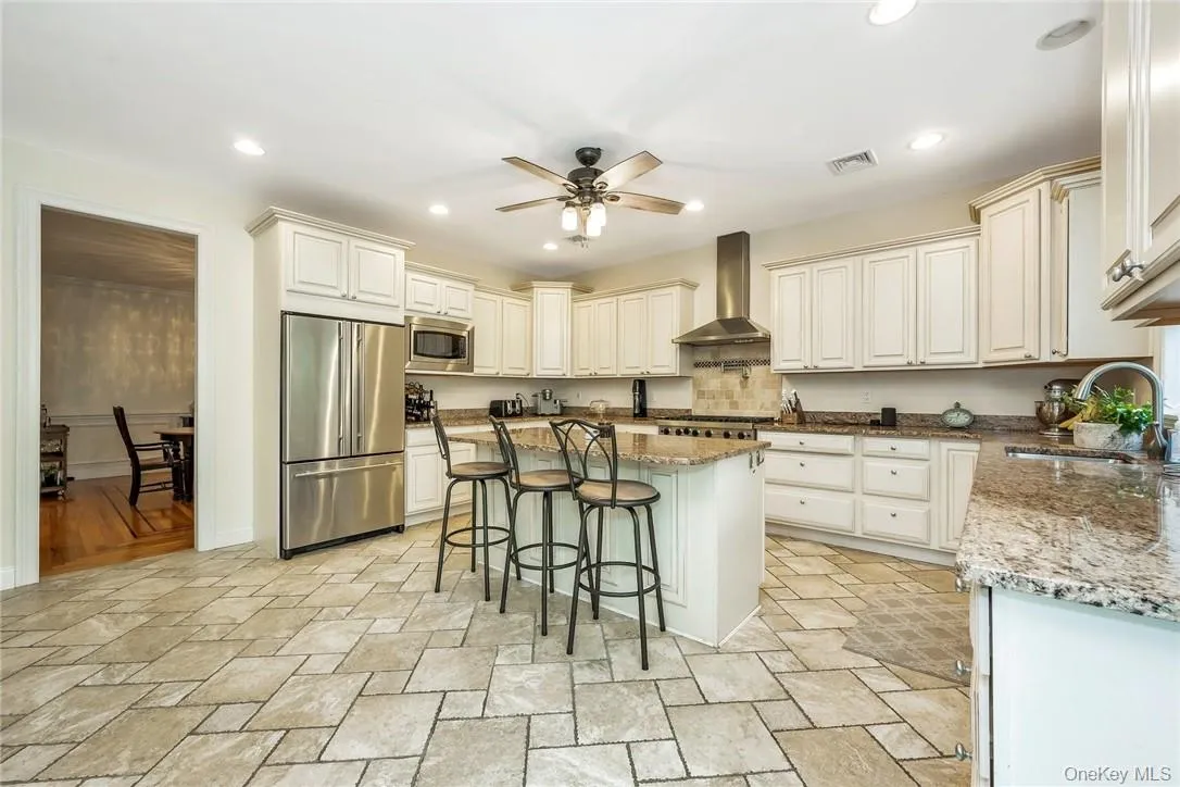 696 Ridgeway, White Plains, NY, 5 Bedrooms Bedrooms, 14 Rooms Rooms,4 BathroomsBathrooms,Residential Lease,For Rent,Ridgeway,0,963186 696 Ridgeway, White Plains, NY, 5 Bedrooms Bedrooms, 14 Rooms Rooms,4 BathroomsBathrooms,Residential Lease,For Rent,Ridgeway,0,963186