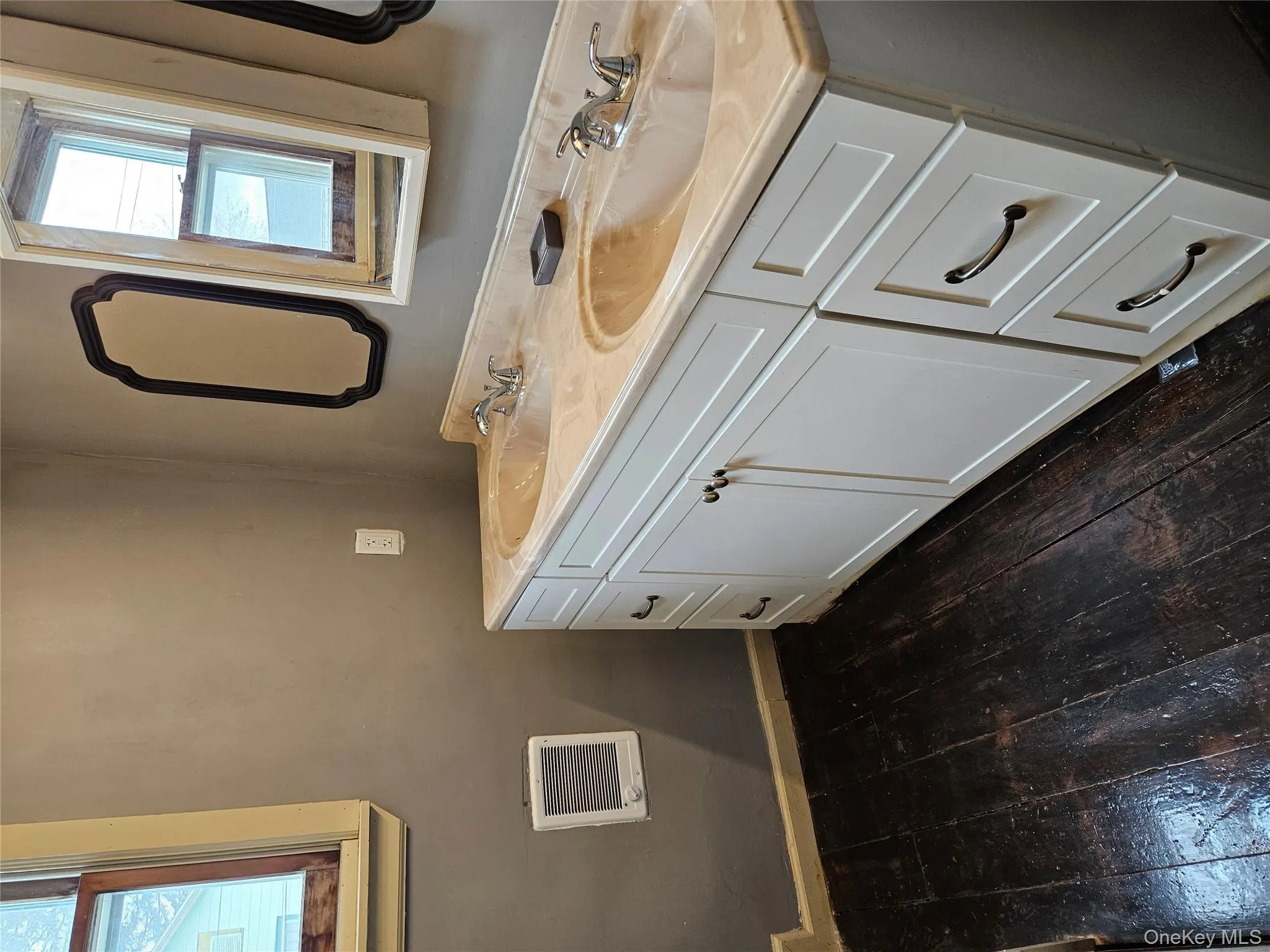 42 Barcelow Street, Port Jervis, NY, 5 Bedrooms Bedrooms, 11 Rooms Rooms,3 BathroomsBathrooms,Residential Lease,For Rent,Barcelow,0,963231 42 Barcelow Street, Port Jervis, NY, 5 Bedrooms Bedrooms, 11 Rooms Rooms,3 BathroomsBathrooms,Residential Lease,For Rent,Barcelow,0,963231