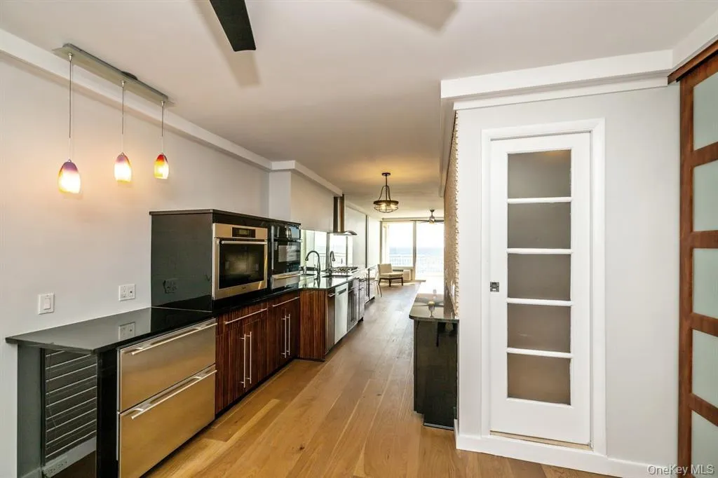 830 Shore Rd, Long Beach, NY, 3 Rooms Rooms,1 BathroomBathrooms,Residential Lease,For Rent,Shore Rd,0,963257 830 Shore Rd, Long Beach, NY, 3 Rooms Rooms,1 BathroomBathrooms,Residential Lease,For Rent,Shore Rd,0,963257