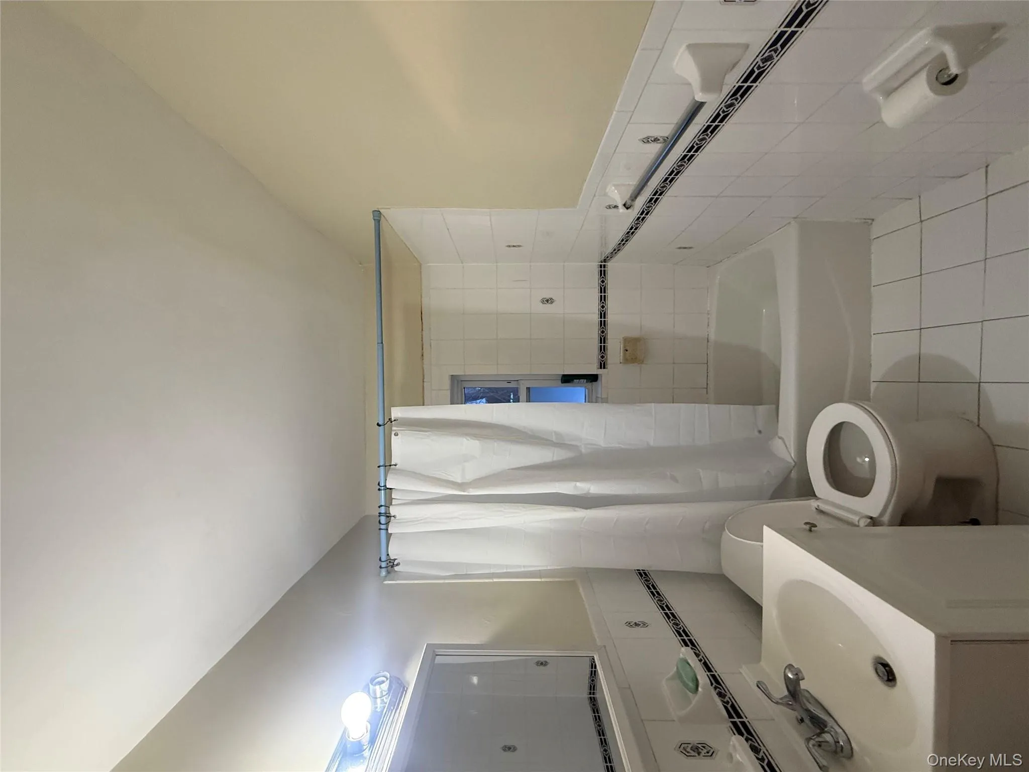 33 Kingston Avenue, Hempstead, NY, 3 Bedrooms Bedrooms, 6 Rooms Rooms,1 BathroomBathrooms,Residential Lease,For Rent,Kingston,0,963300 33 Kingston Avenue, Hempstead, NY, 3 Bedrooms Bedrooms, 6 Rooms Rooms,1 BathroomBathrooms,Residential Lease,For Rent,Kingston,0,963300