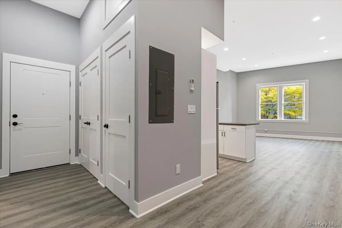 Unit Entry Foyer – Welcoming entry with high ceilings, recessed lighting, and modern finishes throughout. Unit Entry Foyer – Welcoming entry with high ceilings, recessed lighting, and modern finishes throughout.