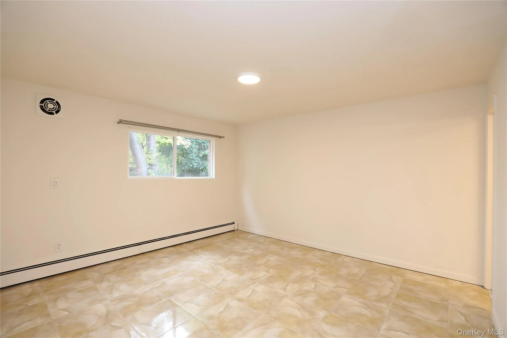 30 Lamb Avenue, Saugerties, NY, 1 Bedroom Bedrooms, 3 Rooms Rooms,1 BathroomBathrooms,Residential Lease,For Rent,Lamb,0,963313 30 Lamb Avenue, Saugerties, NY, 1 Bedroom Bedrooms, 3 Rooms Rooms,1 BathroomBathrooms,Residential Lease,For Rent,Lamb,0,963313