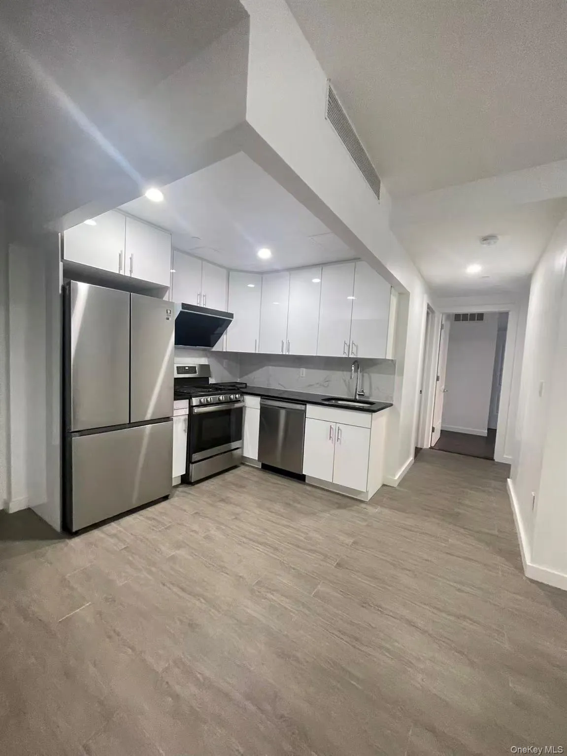 144-27 Sanford Avenue, New York, NY, 2 Bedrooms Bedrooms, 4 Rooms Rooms,2 BathroomsBathrooms,Residential Lease,For Rent,Sanford,0,963329 144-27 Sanford Avenue, New York, NY, 2 Bedrooms Bedrooms, 4 Rooms Rooms,2 BathroomsBathrooms,Residential Lease,For Rent,Sanford,0,963329