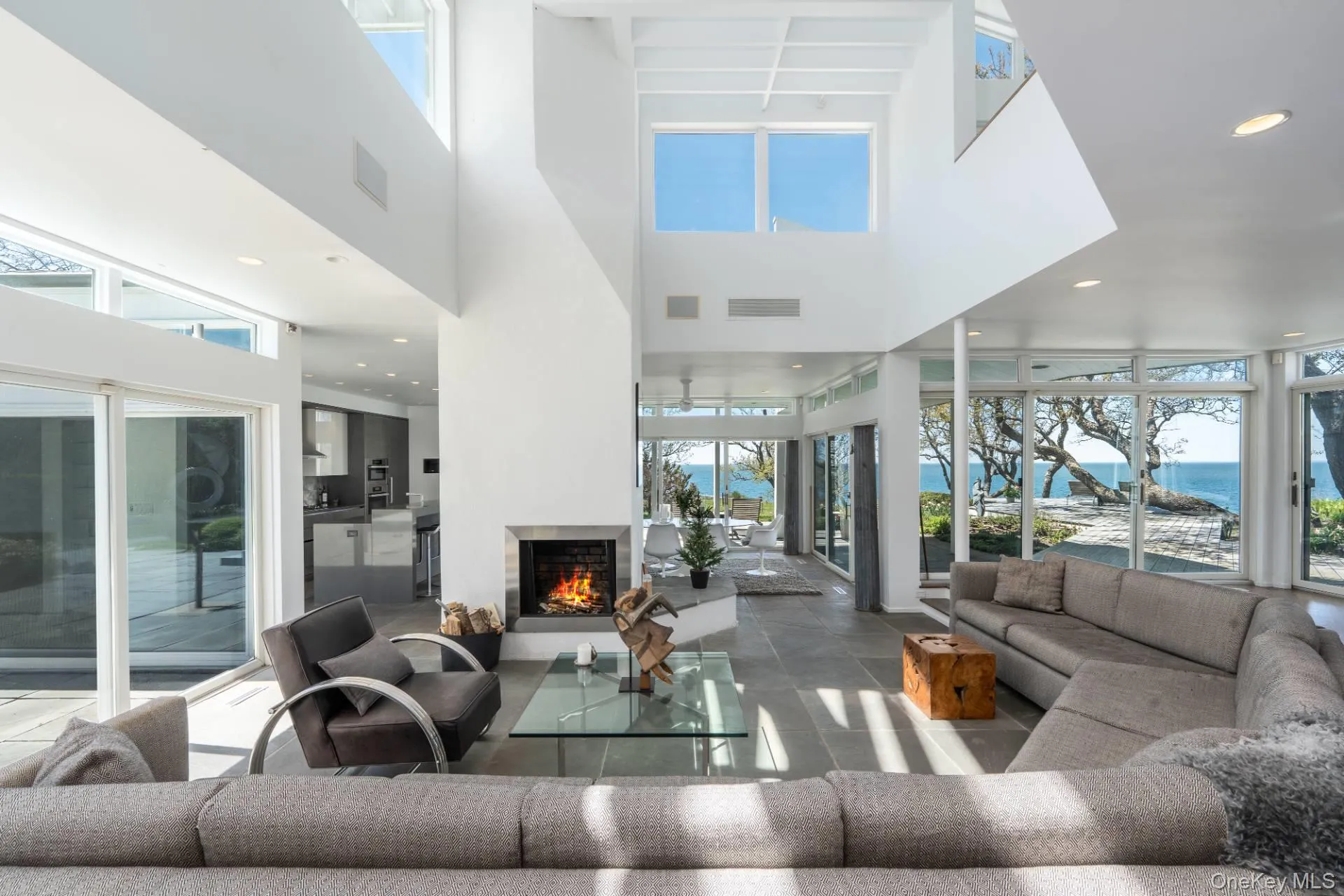 Thoughtfully designed to elevate the art of waterfront living Thoughtfully designed to elevate the art of waterfront living