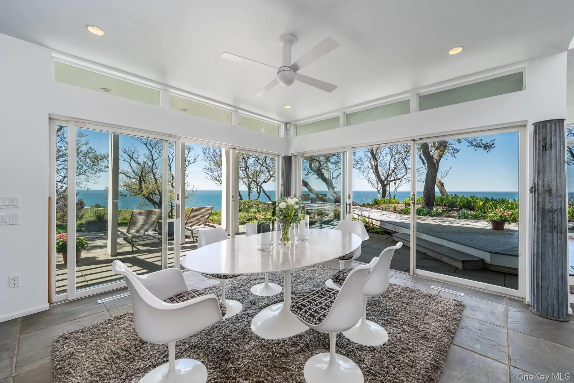 Floor to ceiling windows Floor to ceiling windows