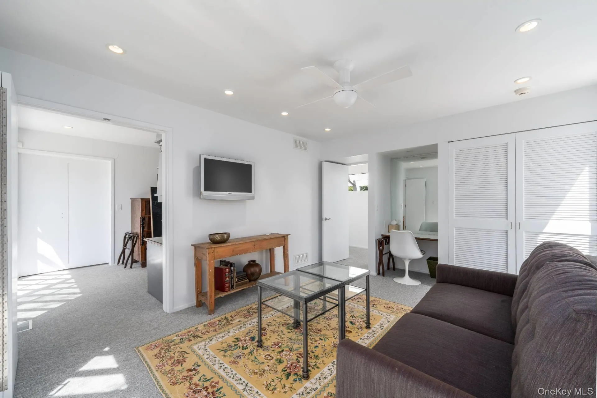 Two + bedrooms are sectioned off to serve as a separate guest cottage Two + bedrooms are sectioned off to serve as a separate guest cottage