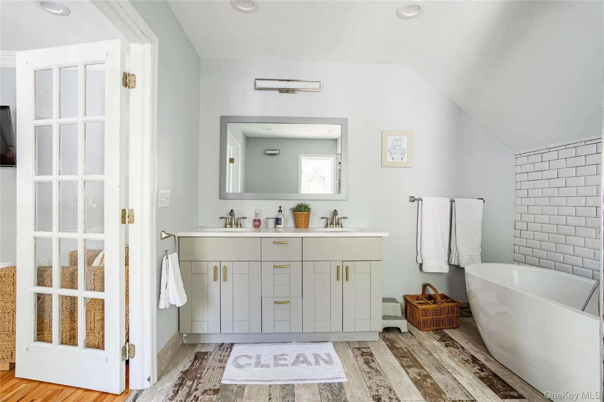 2300 Pine Tree Road, Southold, NY, 3 Bedrooms Bedrooms, 9 Rooms Rooms,3 BathroomsBathrooms,Residential Lease,For Rent,Pine Tree,0,963348 2300 Pine Tree Road, Southold, NY, 3 Bedrooms Bedrooms, 9 Rooms Rooms,3 BathroomsBathrooms,Residential Lease,For Rent,Pine Tree,0,963348