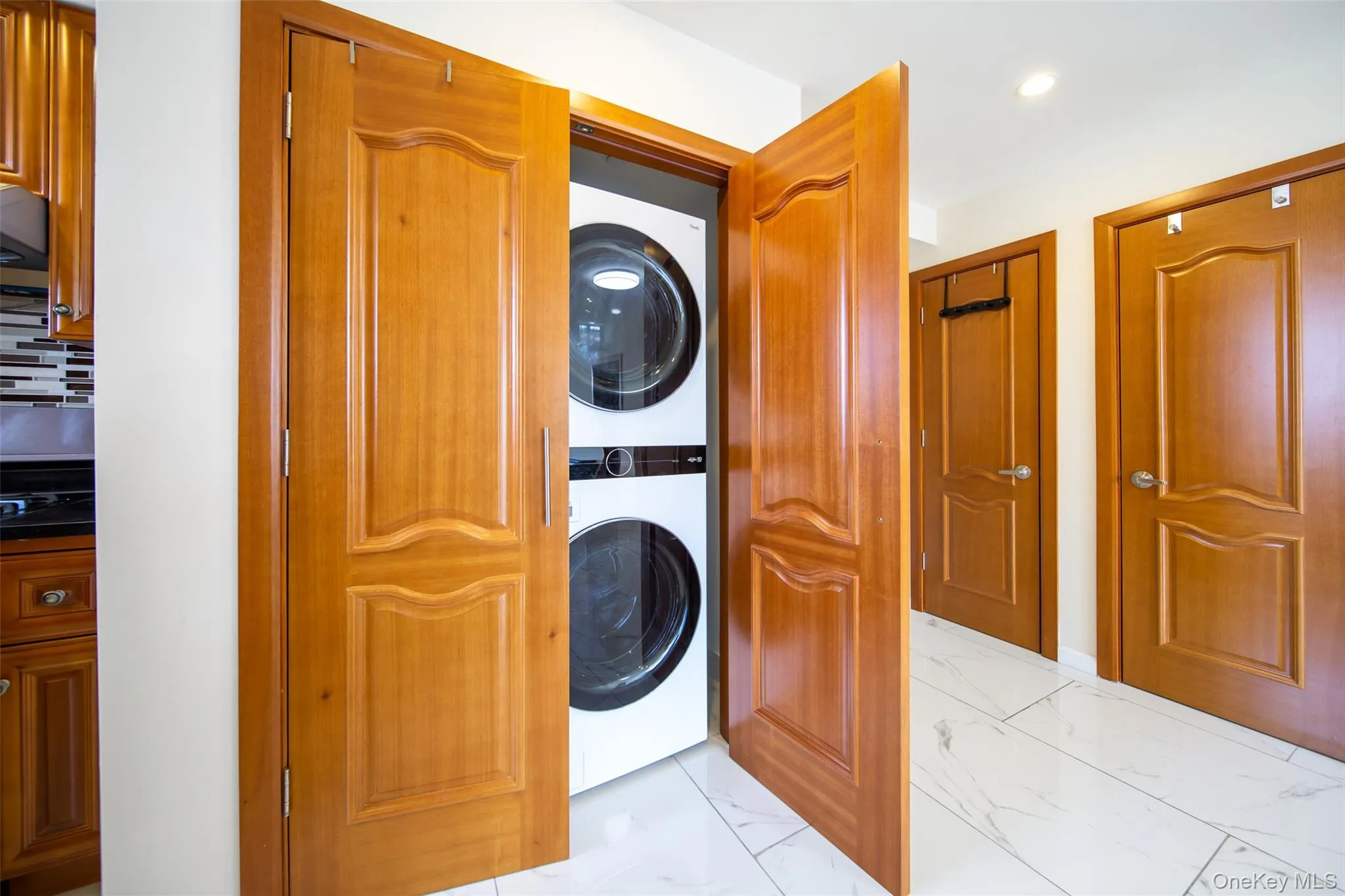 144-69 Barclay Avenue, New York, NY, 2 Bedrooms Bedrooms, 8 Rooms Rooms,2 BathroomsBathrooms,Residential Sale,For Rent,Barclay,0,963367 144-69 Barclay Avenue, New York, NY, 2 Bedrooms Bedrooms, 8 Rooms Rooms,2 BathroomsBathrooms,Residential Sale,For Rent,Barclay,0,963367