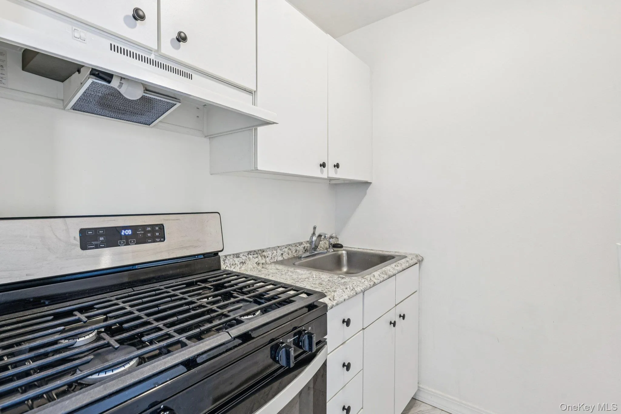 120 Horton Highway, North Hempstead, NY, 1 Room Rooms,1 BathroomBathrooms,Residential,For Rent,Horton,0,963391 120 Horton Highway, North Hempstead, NY, 1 Room Rooms,1 BathroomBathrooms,Residential,For Rent,Horton,0,963391