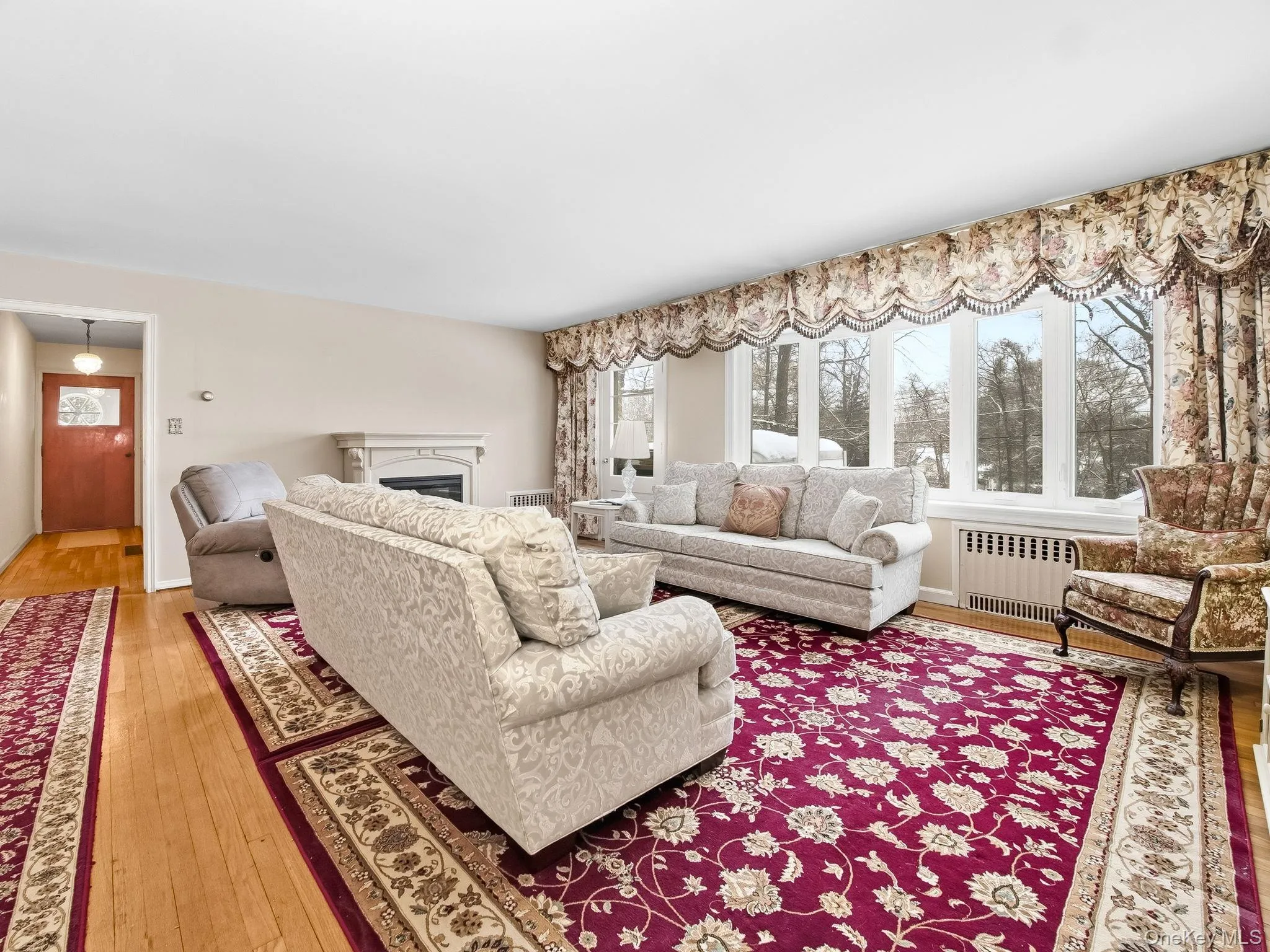 Hardwood floors Hardwood floors