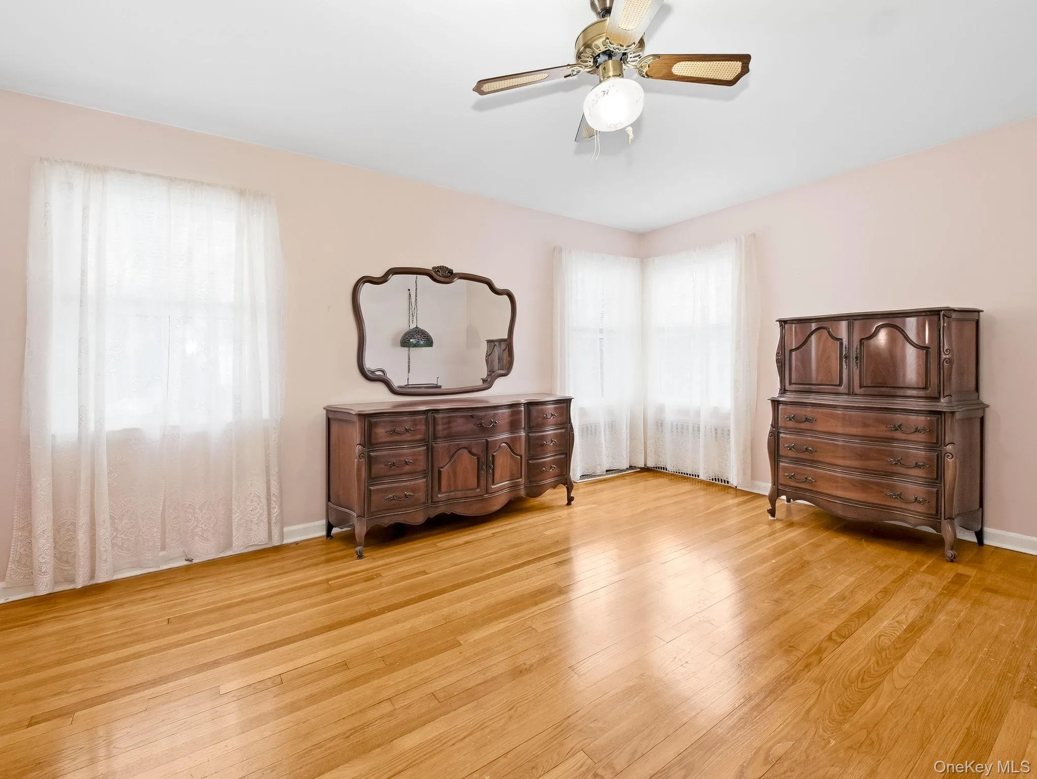 Hardwood floors Hardwood floors