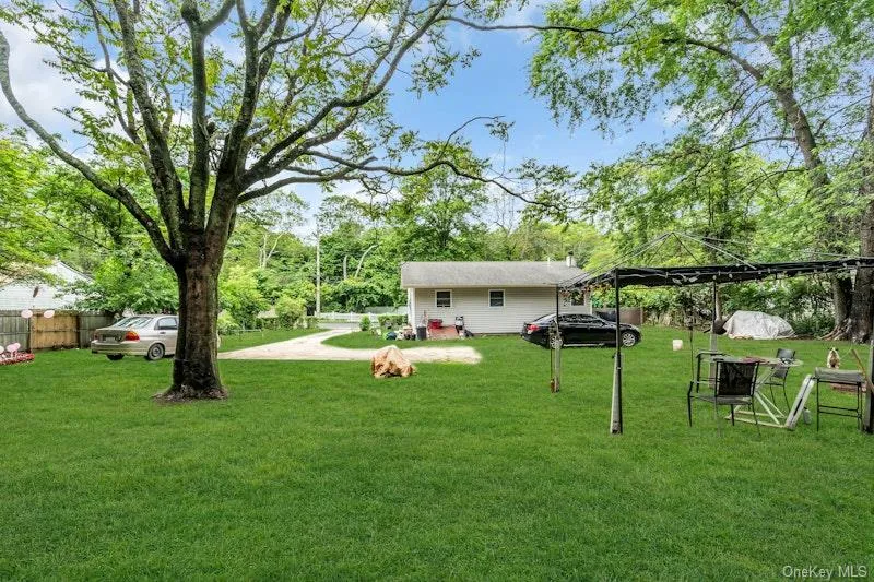 13 Carr Lane, Brookhaven, NY, 3 Bedrooms Bedrooms, 5 Rooms Rooms,1 BathroomBathrooms,Residential Lease,For Rent,Carr,0,963400 13 Carr Lane, Brookhaven, NY, 3 Bedrooms Bedrooms, 5 Rooms Rooms,1 BathroomBathrooms,Residential Lease,For Rent,Carr,0,963400