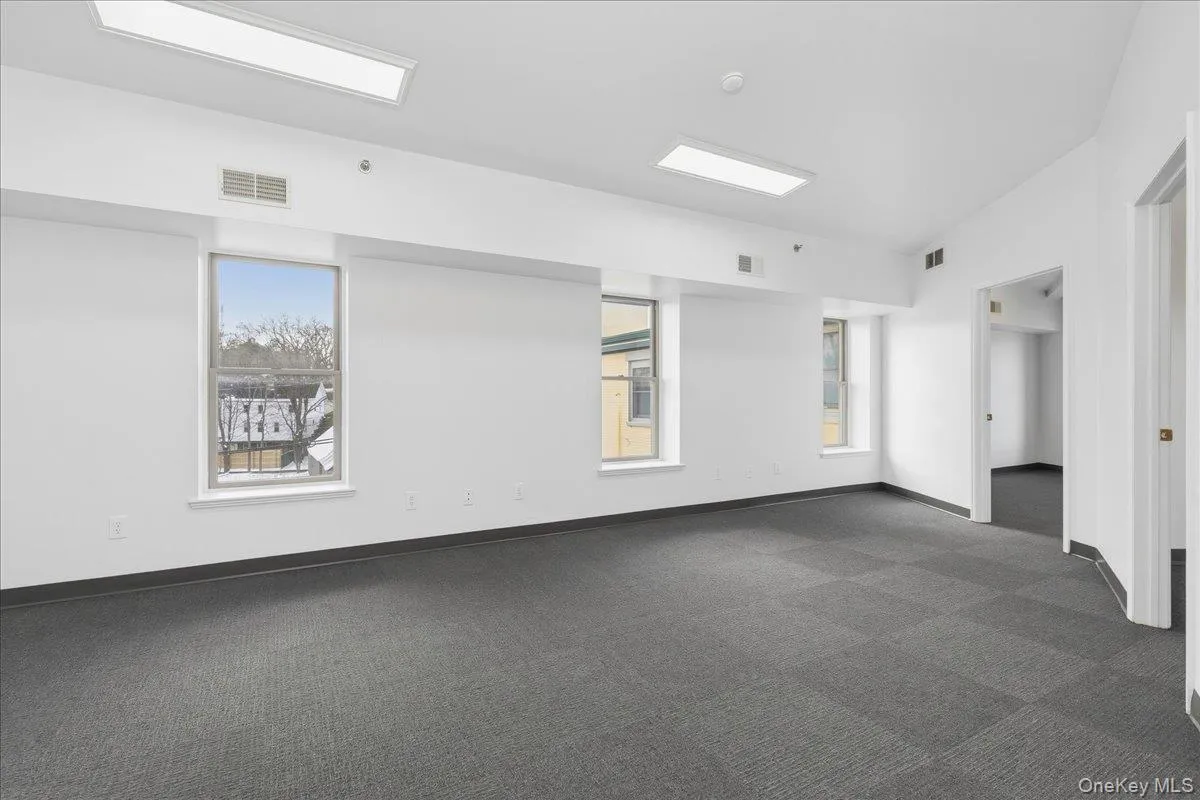 Large Central Room Large Central Room