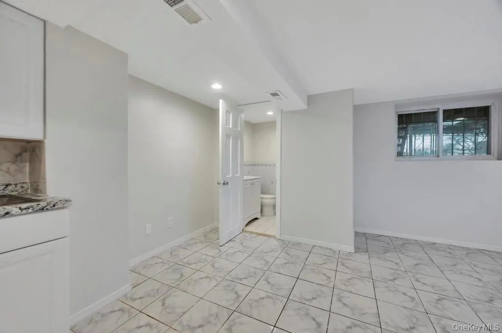 9402 23rd Avenue, New York, NY, 3 Bedrooms Bedrooms, 6 Rooms Rooms,1 BathroomBathrooms,Residential Lease,For Rent,23rd,0,963420 9402 23rd Avenue, New York, NY, 3 Bedrooms Bedrooms, 6 Rooms Rooms,1 BathroomBathrooms,Residential Lease,For Rent,23rd,0,963420