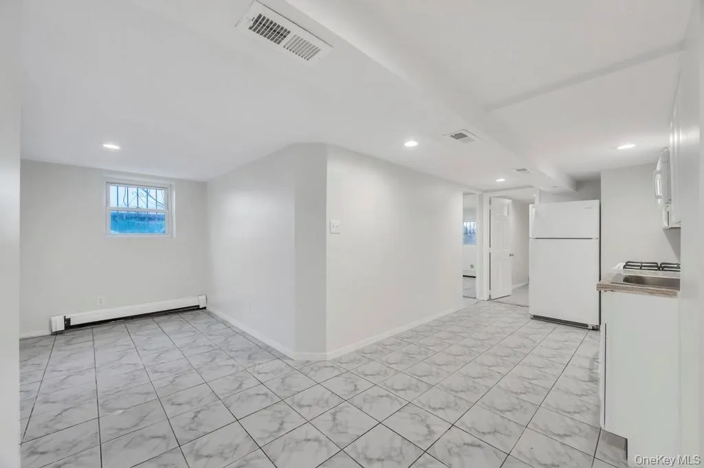 9402 23rd Avenue, New York, NY, 3 Bedrooms Bedrooms, 6 Rooms Rooms,1 BathroomBathrooms,Residential Lease,For Rent,23rd,0,963420 9402 23rd Avenue, New York, NY, 3 Bedrooms Bedrooms, 6 Rooms Rooms,1 BathroomBathrooms,Residential Lease,For Rent,23rd,0,963420