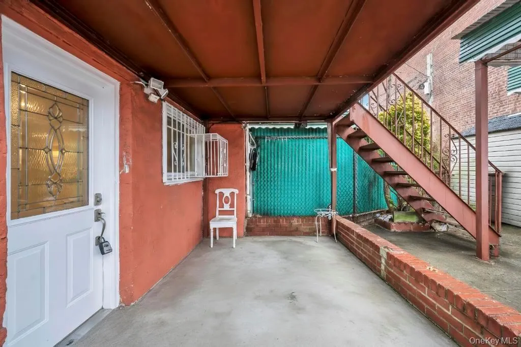 Separate entrance from the rear of the home Separate entrance from the rear of the home