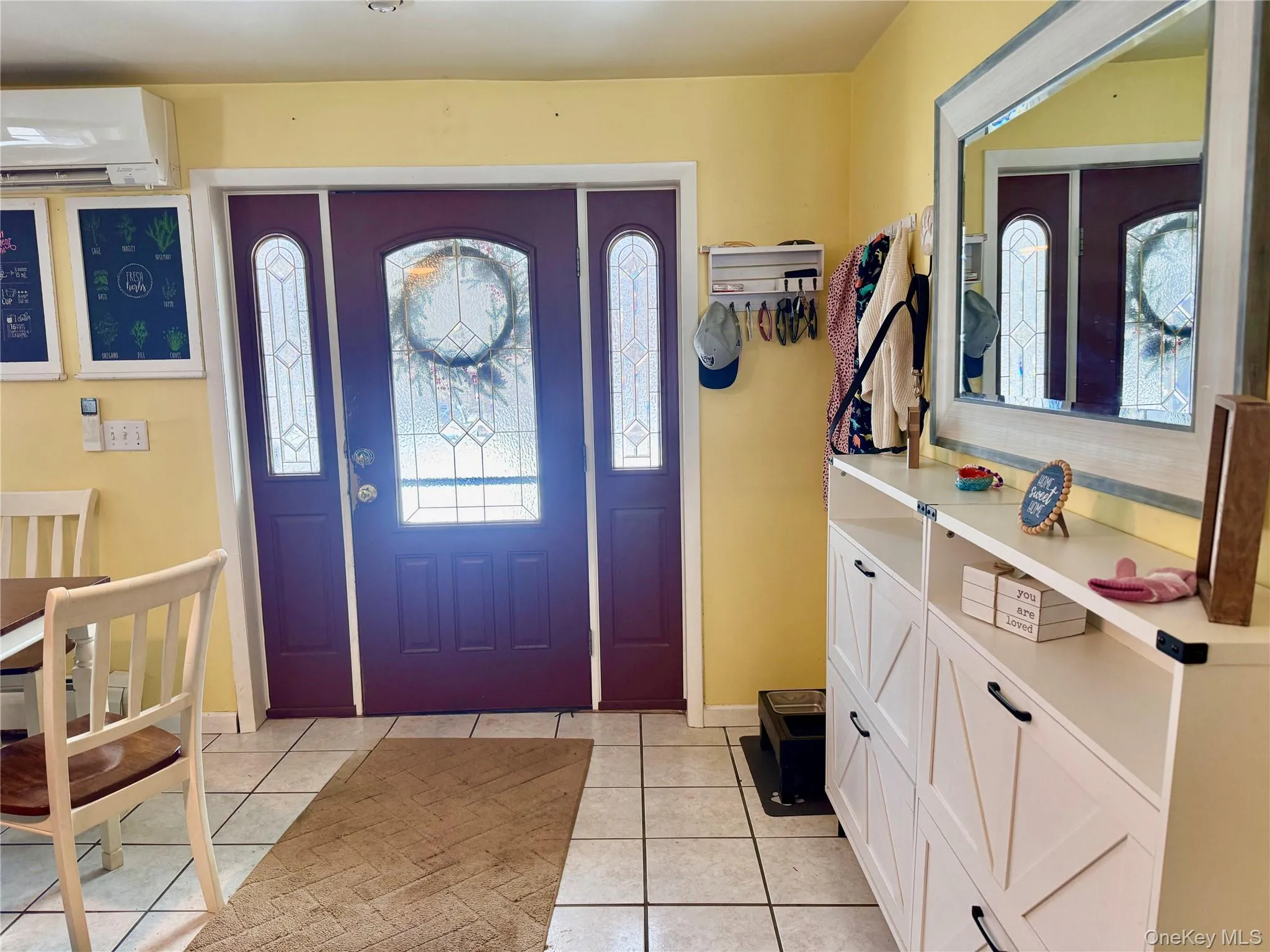 Tiled entry into the updated light-filled kitchen! Tiled entry into the updated light-filled kitchen!