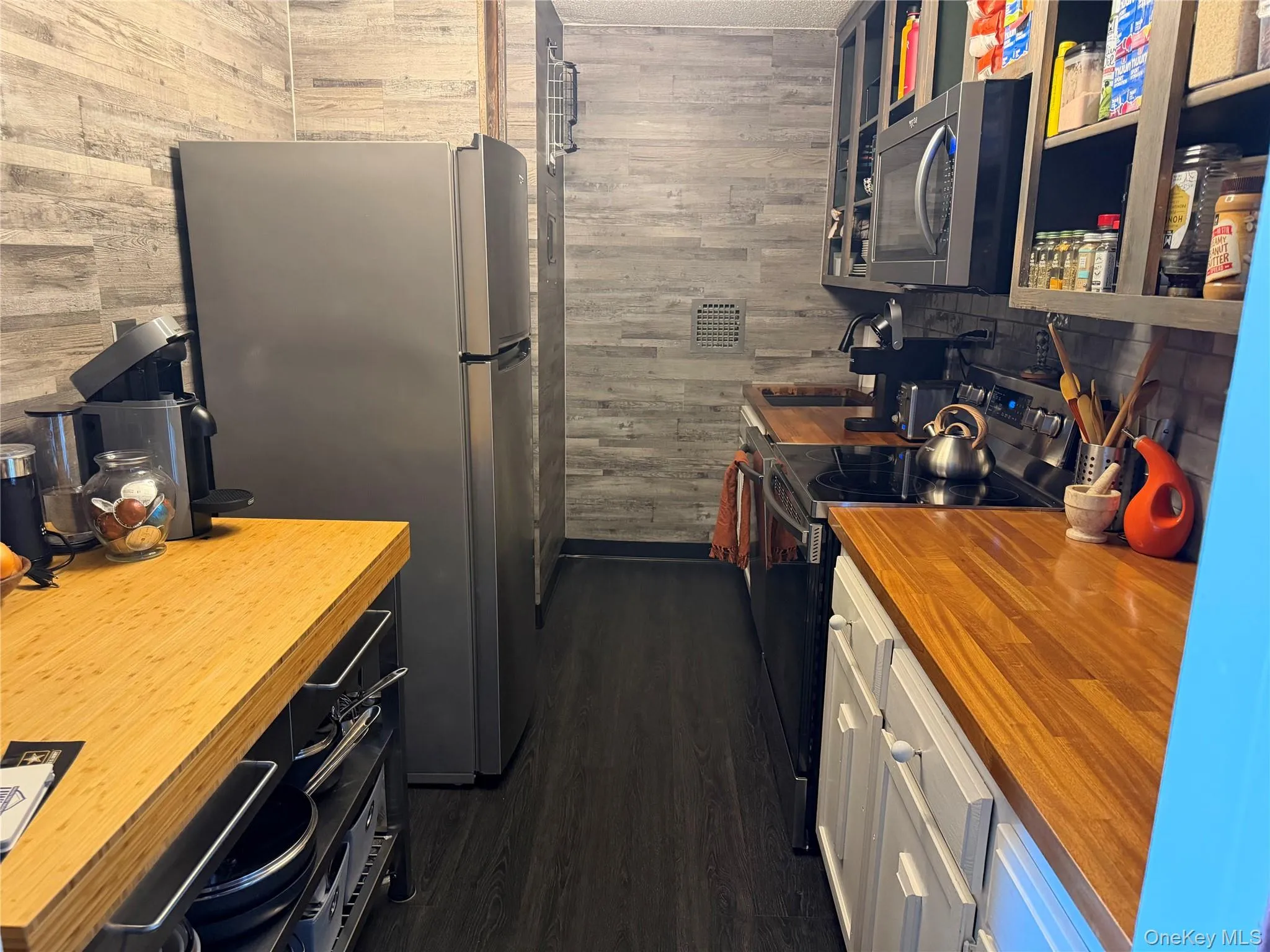 160 academy Street, Poughkeepsie, NY, 2 Bedrooms Bedrooms, 4 Rooms Rooms,1 BathroomBathrooms,Residential,For Rent,academy,0,963465 160 academy Street, Poughkeepsie, NY, 2 Bedrooms Bedrooms, 4 Rooms Rooms,1 BathroomBathrooms,Residential,For Rent,academy,0,963465