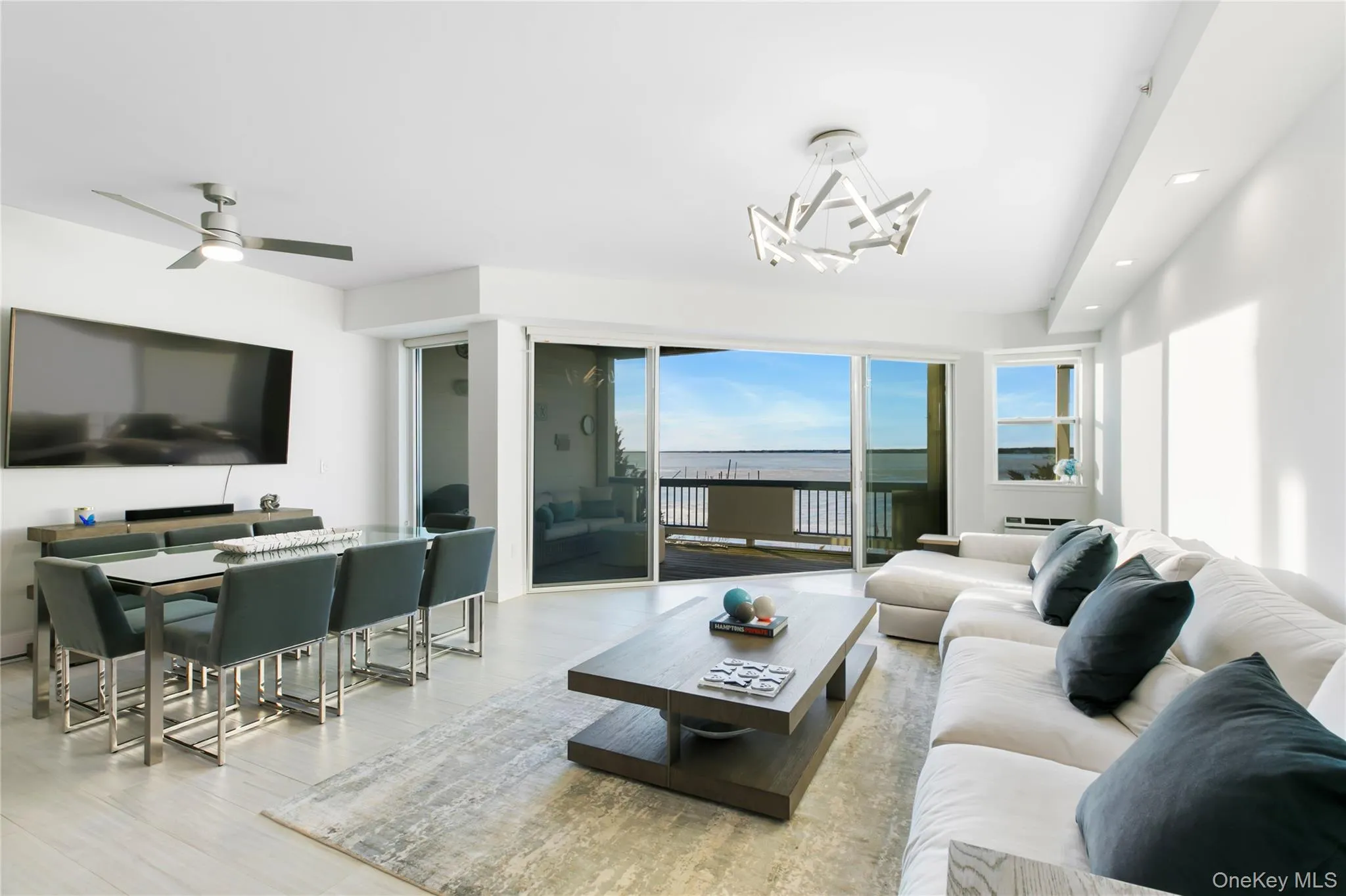 Breathtaking Views and High-end Remodel Breathtaking Views and High-end Remodel
