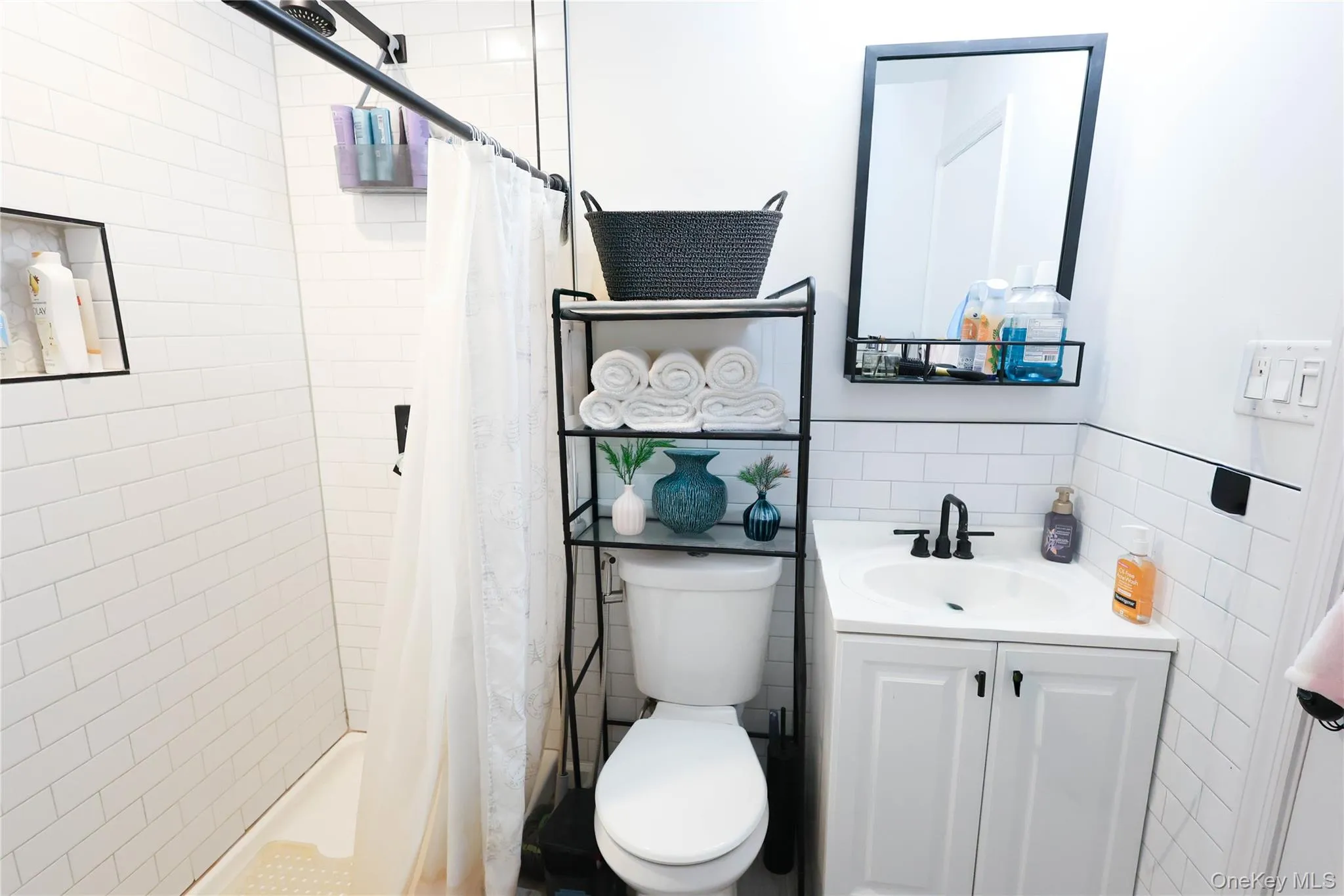 3 Saratoga Court, Brookhaven, NY, 2 Bedrooms Bedrooms, 5 Rooms Rooms,1 BathroomBathrooms,Residential Lease,For Rent,Saratoga,0,963493 3 Saratoga Court, Brookhaven, NY, 2 Bedrooms Bedrooms, 5 Rooms Rooms,1 BathroomBathrooms,Residential Lease,For Rent,Saratoga,0,963493